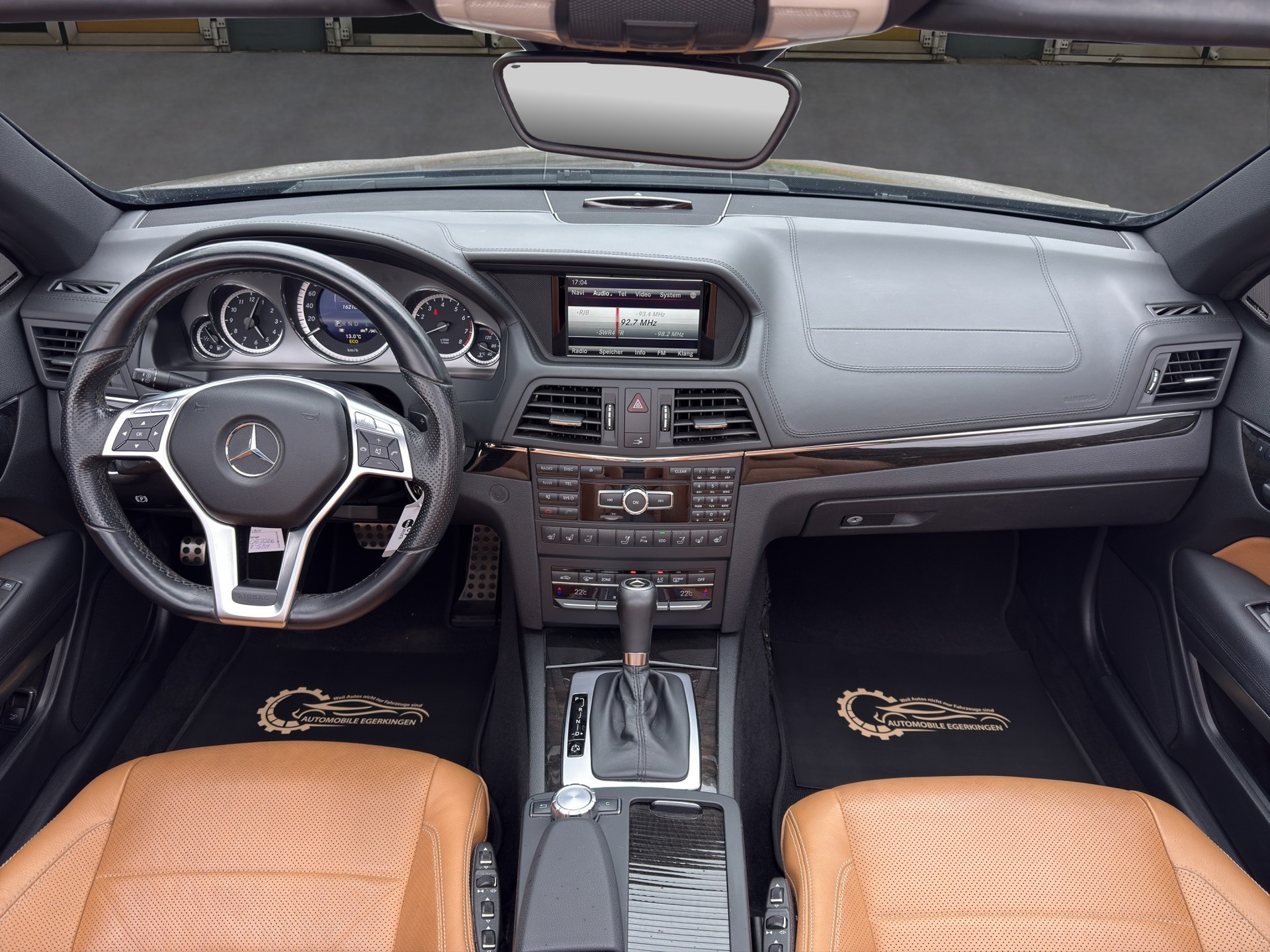 MERCEDES-BENZ E 350 BlueEF Avantgarde Cabriolet-image-10