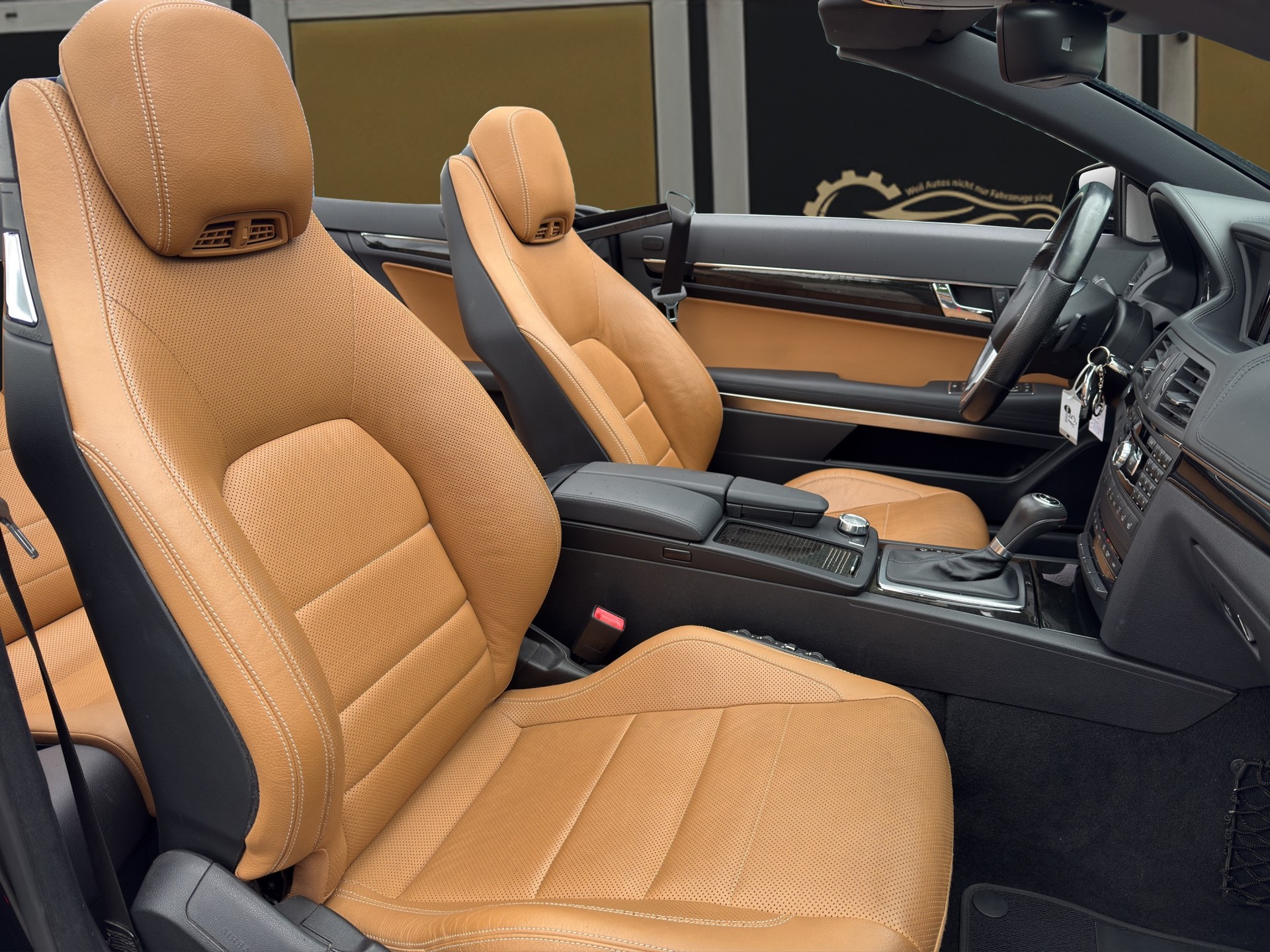 MERCEDES-BENZ E 350 BlueEF Avantgarde Cabriolet-image-9