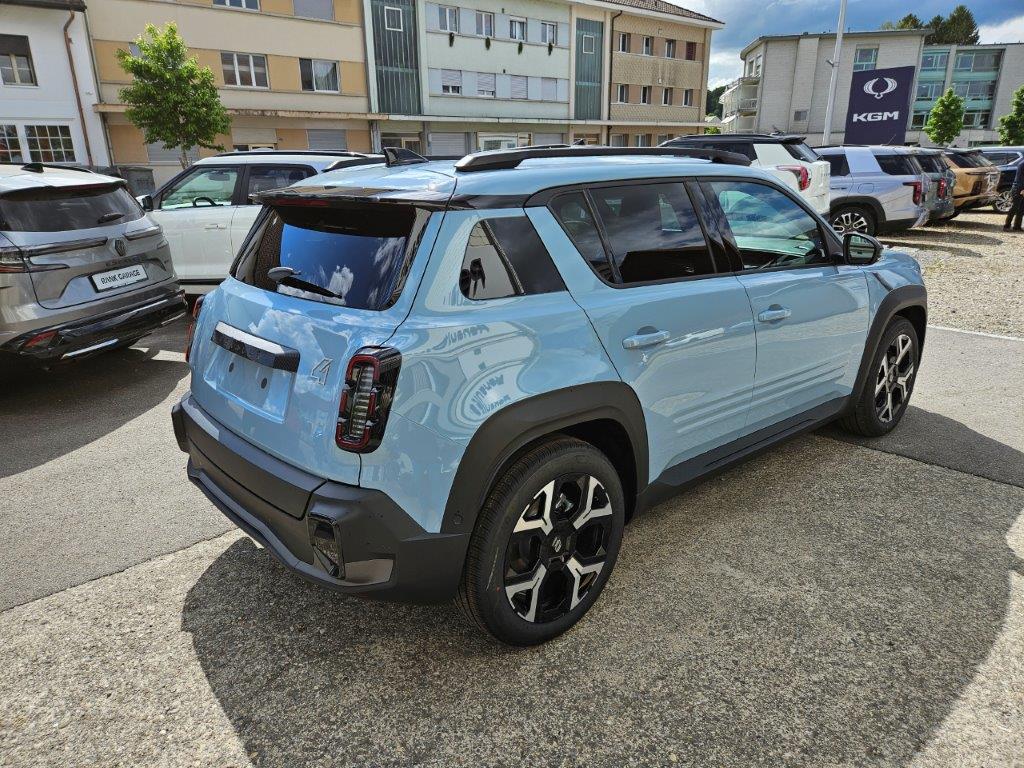 RENAULT R4 E-Tech Comfort Range techno-showroom-element-3