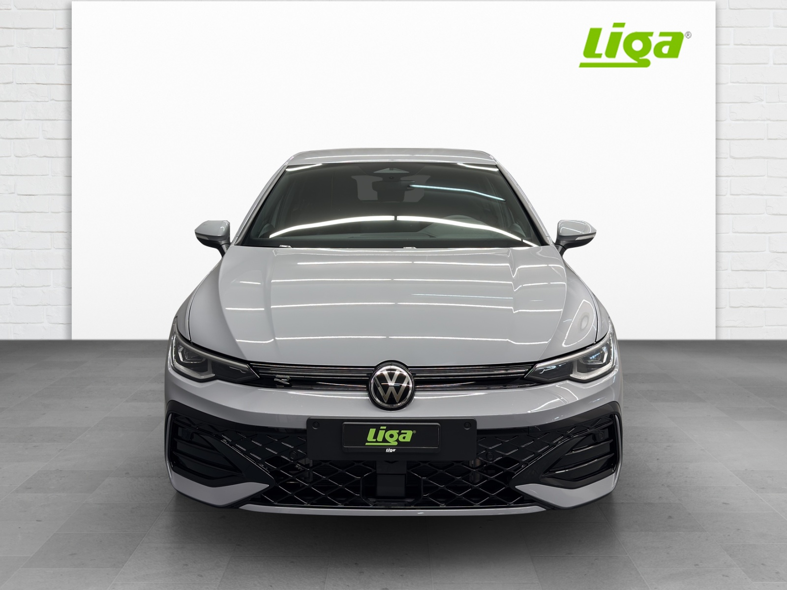 VW Golf VIII 1.5 eTSI R-Line DSG-image-1