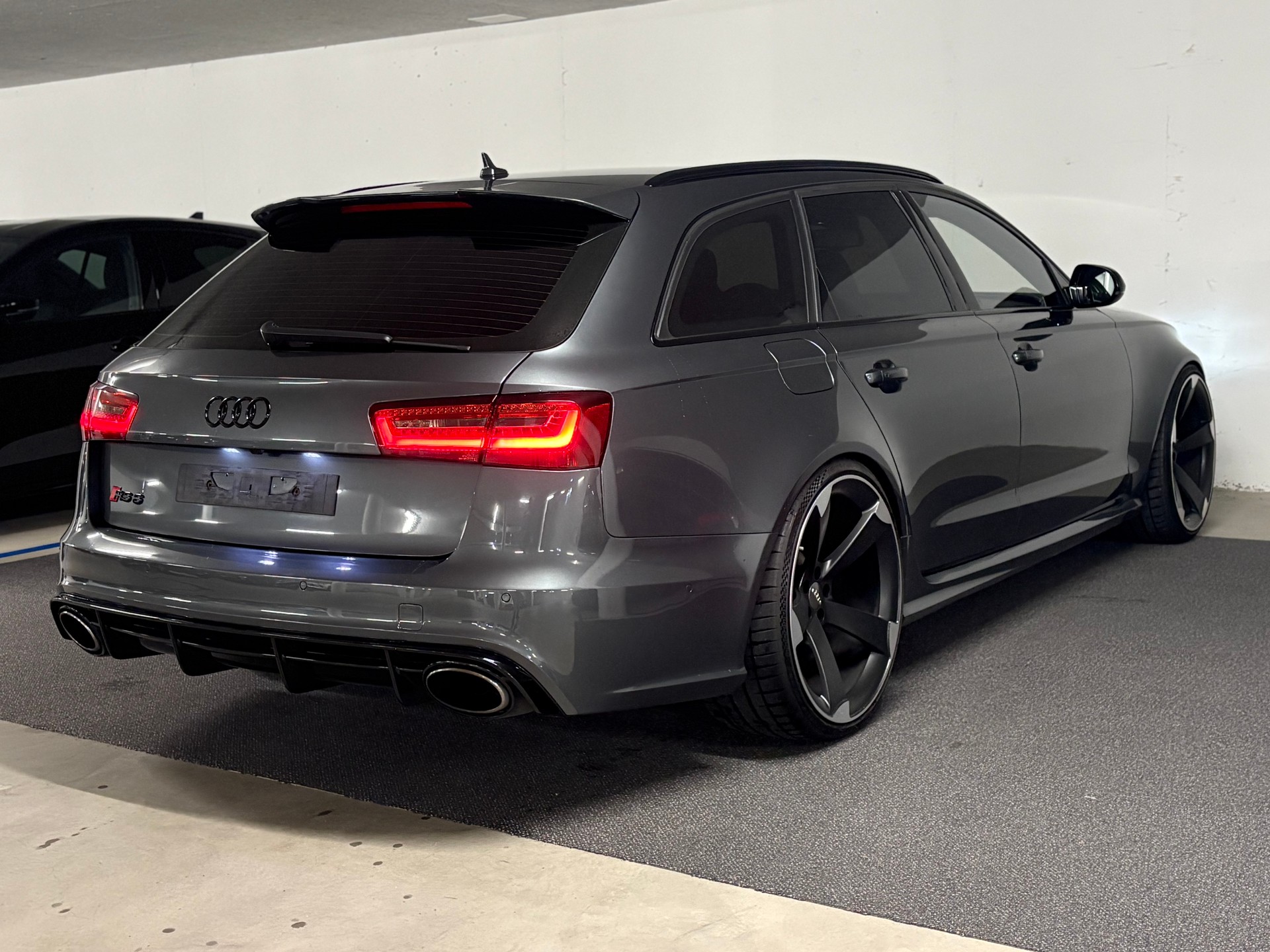AUDI RS6 Avant 4.0 TFSI V8 quattro Tiptronic 600 ab MFK-image-5