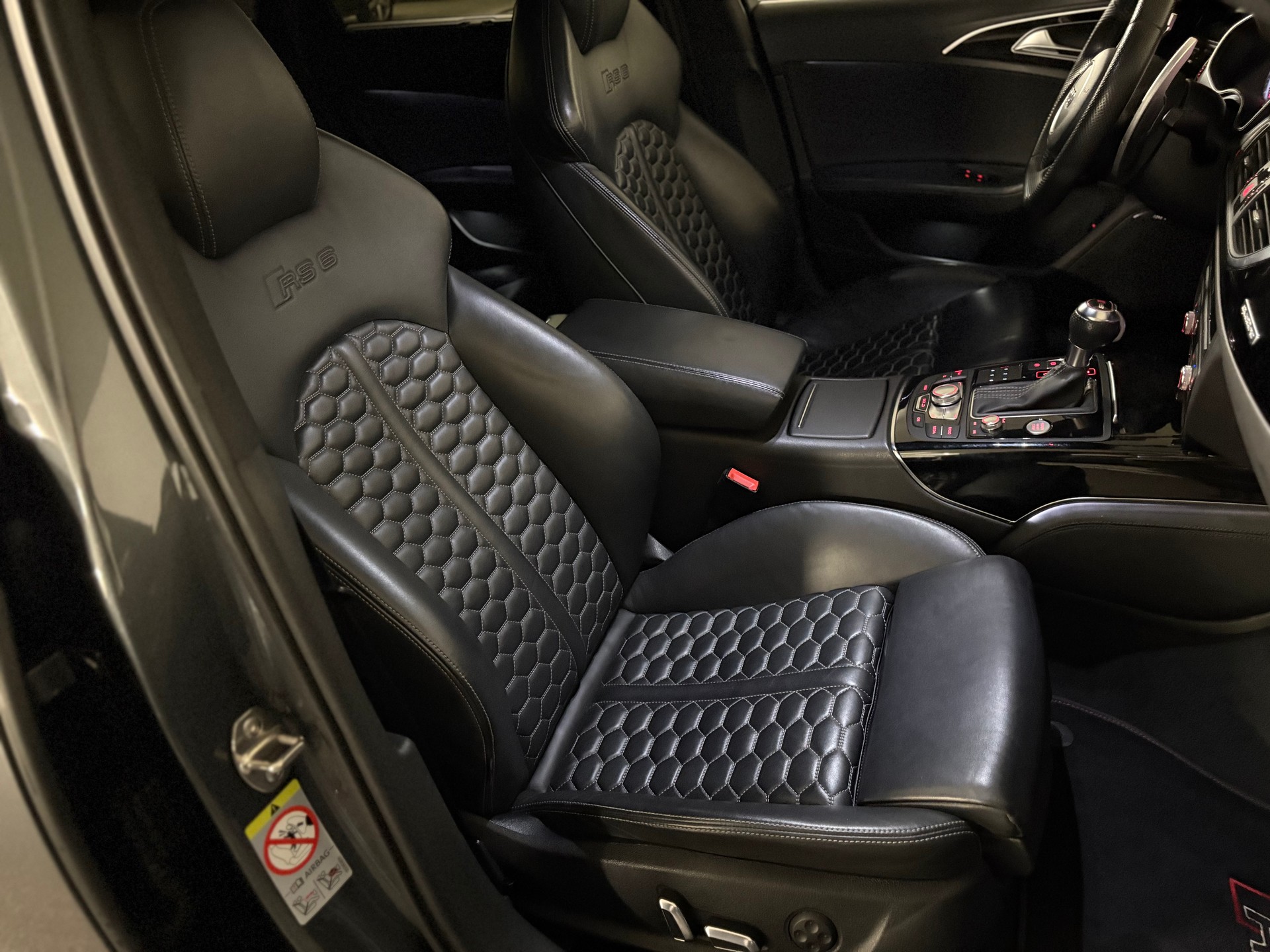 AUDI RS6 Avant 4.0 TFSI V8 quattro Tiptronic 600 ab MFK-image-10