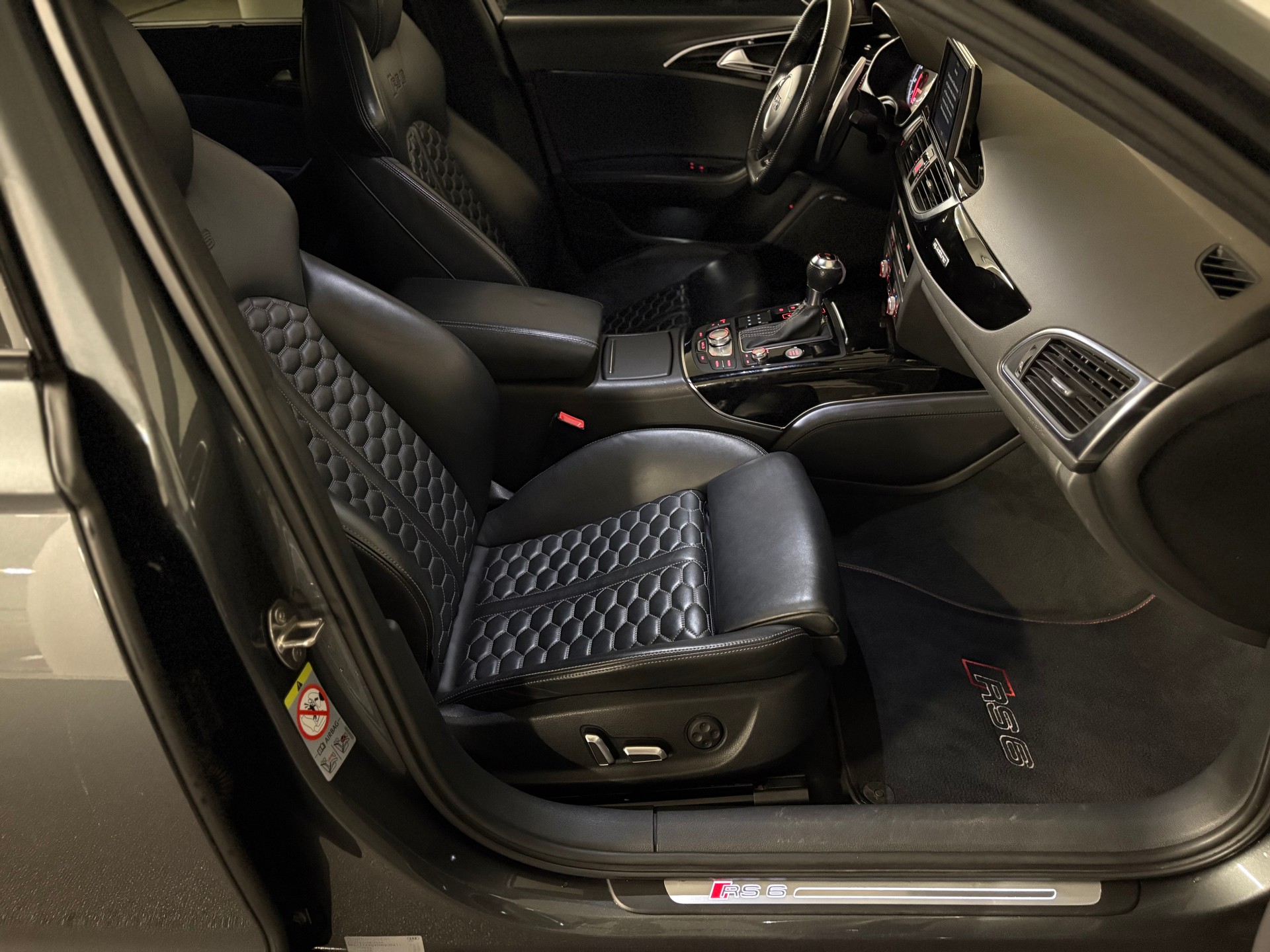 AUDI RS6 Avant 4.0 TFSI V8 quattro Tiptronic 600 ab MFK-image-9