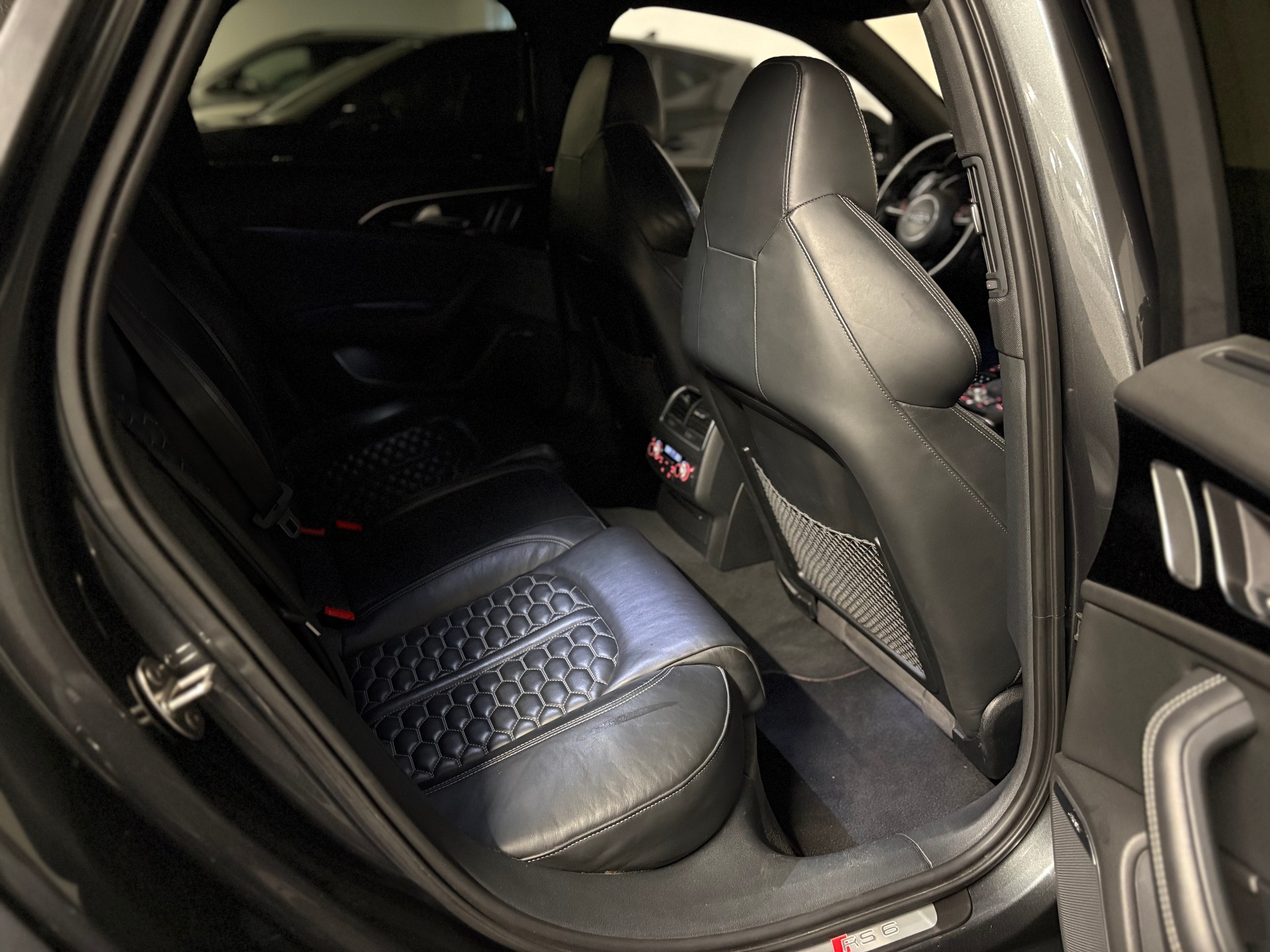 AUDI RS6 Avant 4.0 TFSI V8 quattro Tiptronic 600 ab MFK-image-13