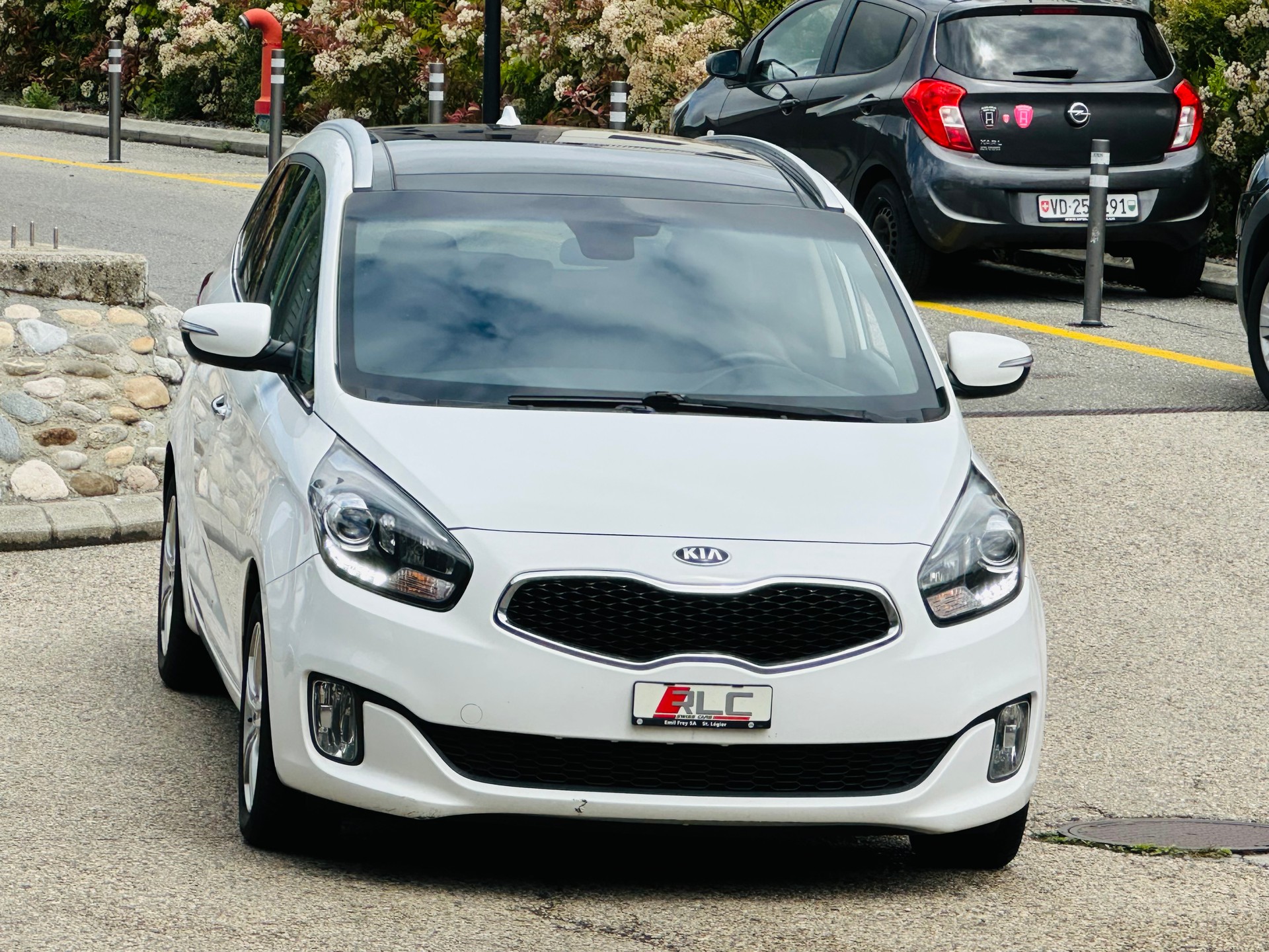 KIA Carens 1.7 CRDi Swiss Eco Edition-image-4