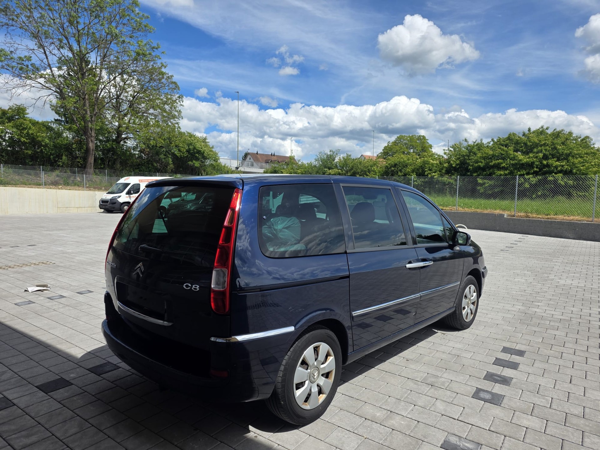 CITROEN C8 2.0 16V Essentiel (X)-image-5