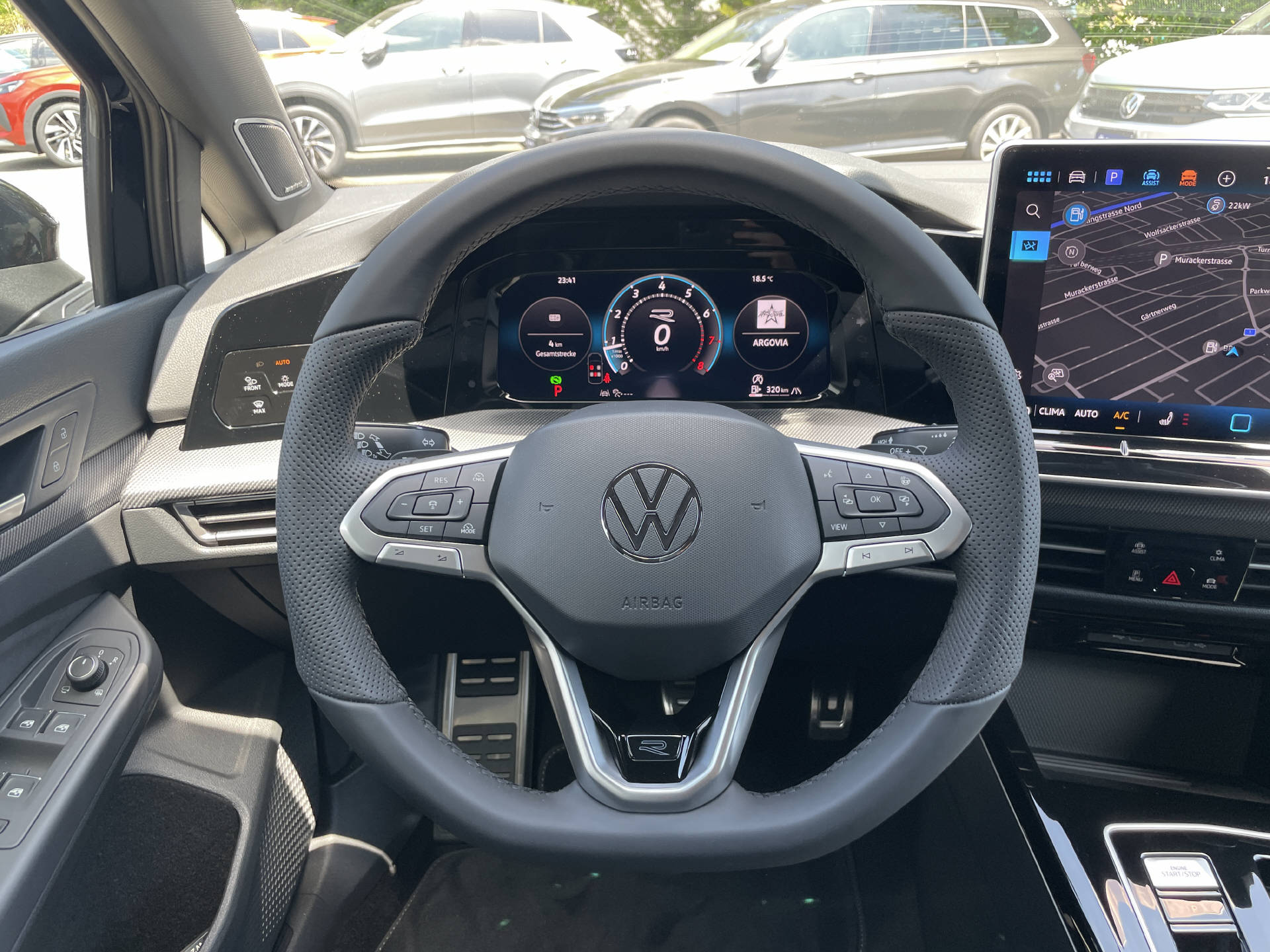 VW Golf VIII 2.0 TSI R-Line DSG 4motion-image-12