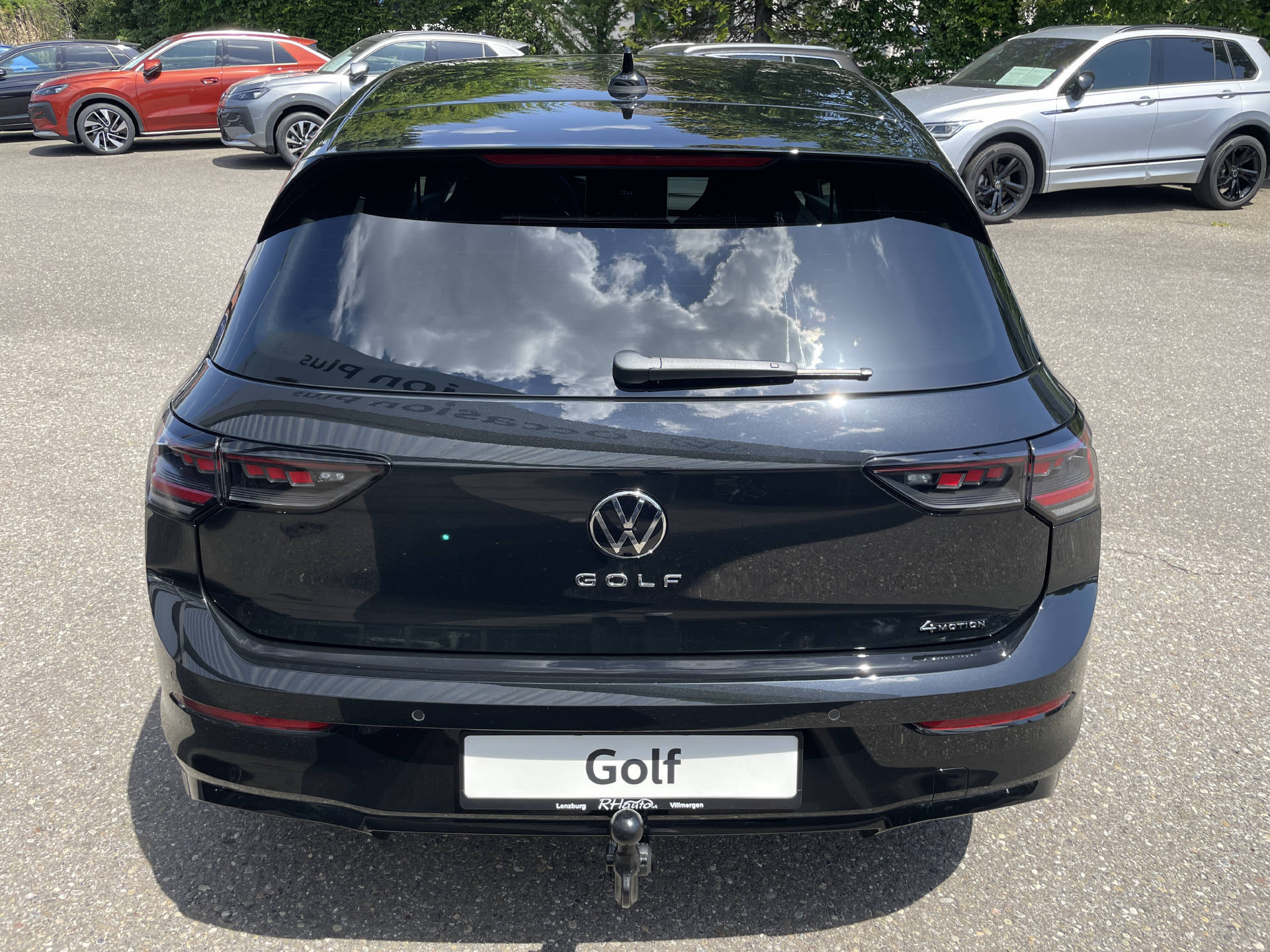 VW Golf VIII 2.0 TSI R-Line DSG 4motion-image-6