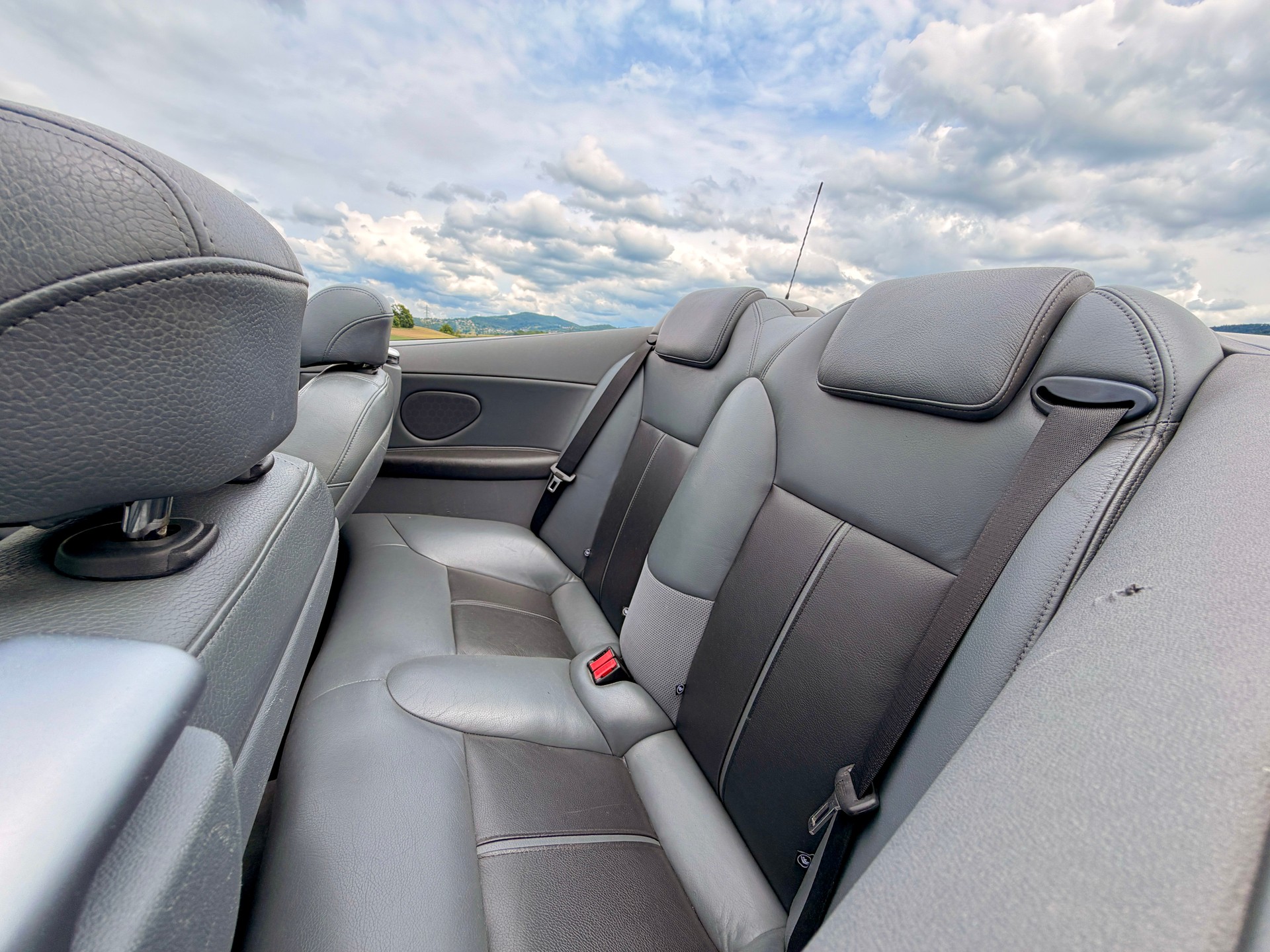 SAAB 9-3 2.0t Vector-image-8