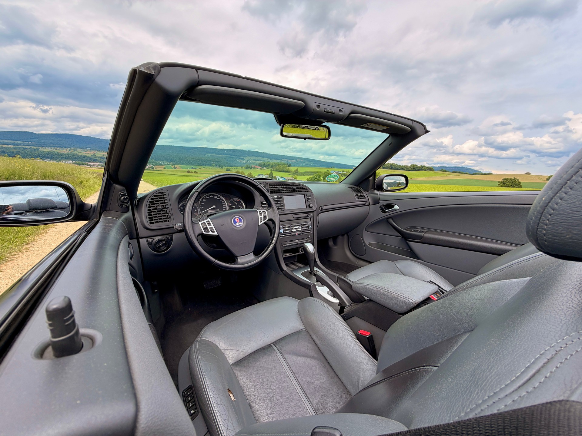 SAAB 9-3 2.0t Vector-image-7