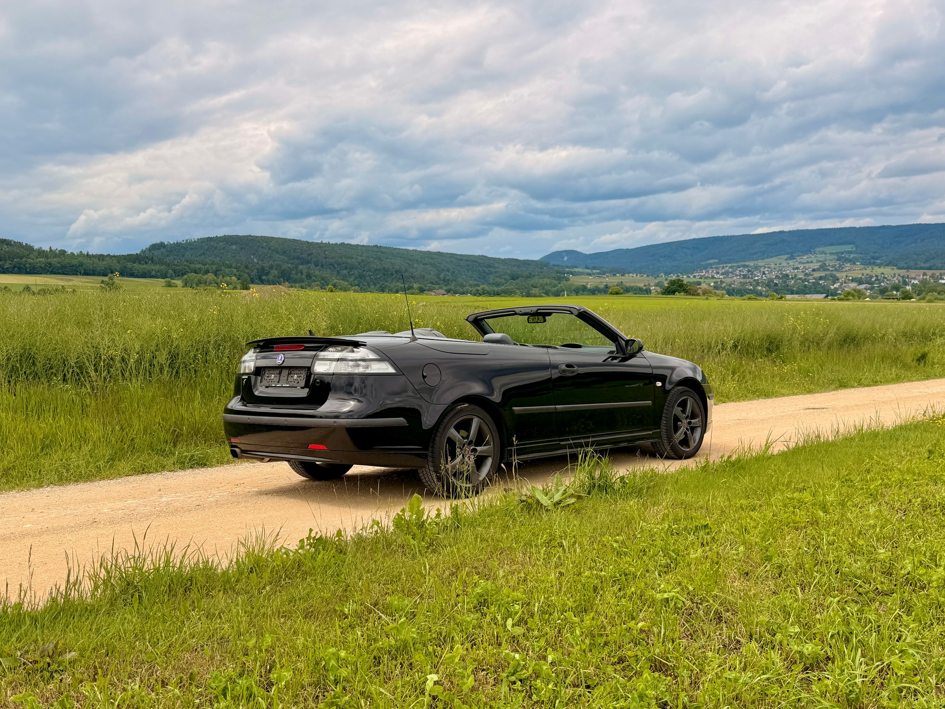 SAAB 9-3 2.0t Vector-image-9