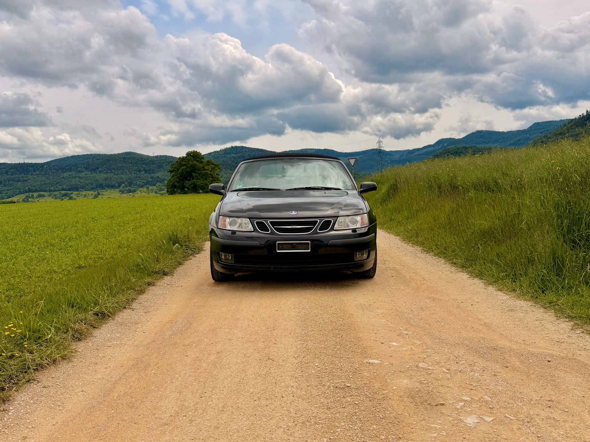 SAAB 9-3 2.0t Vector-image-12