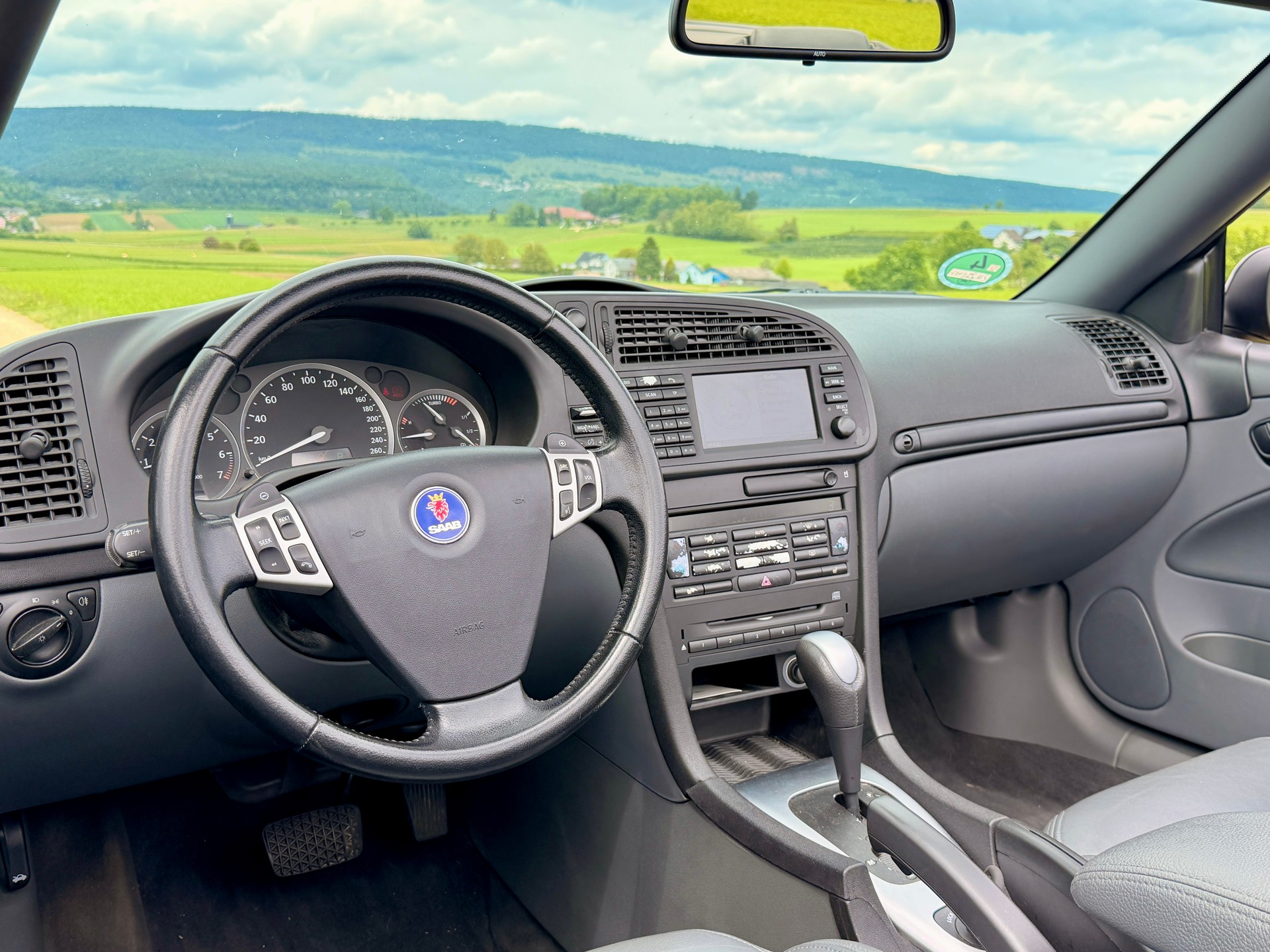 SAAB 9-3 2.0t Vector-image-6