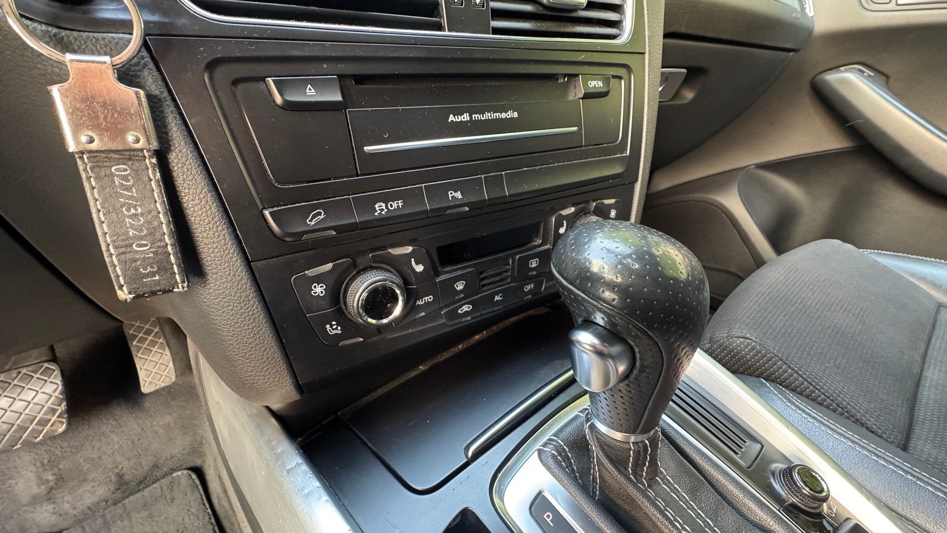 AUDI Q5 2.0 TFSI quattro S-tronic-image-15