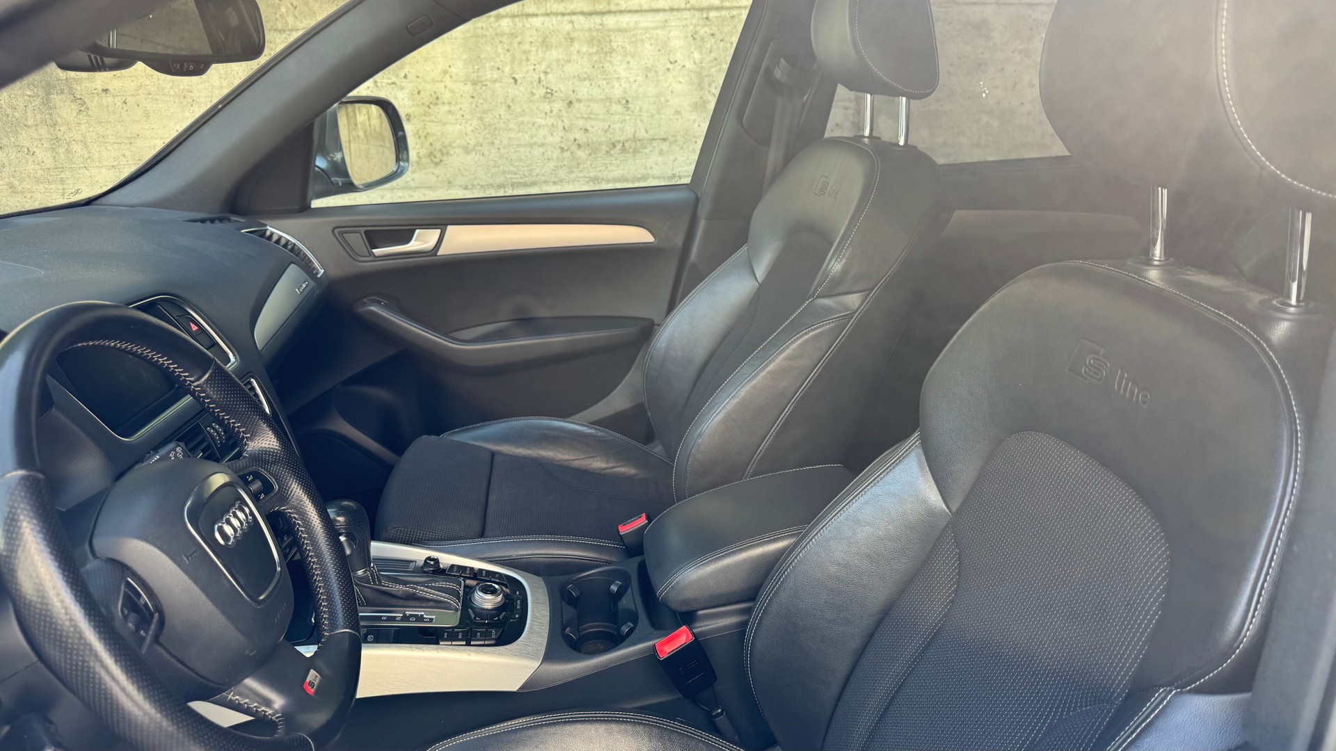 AUDI Q5 2.0 TFSI quattro S-tronic-image-11