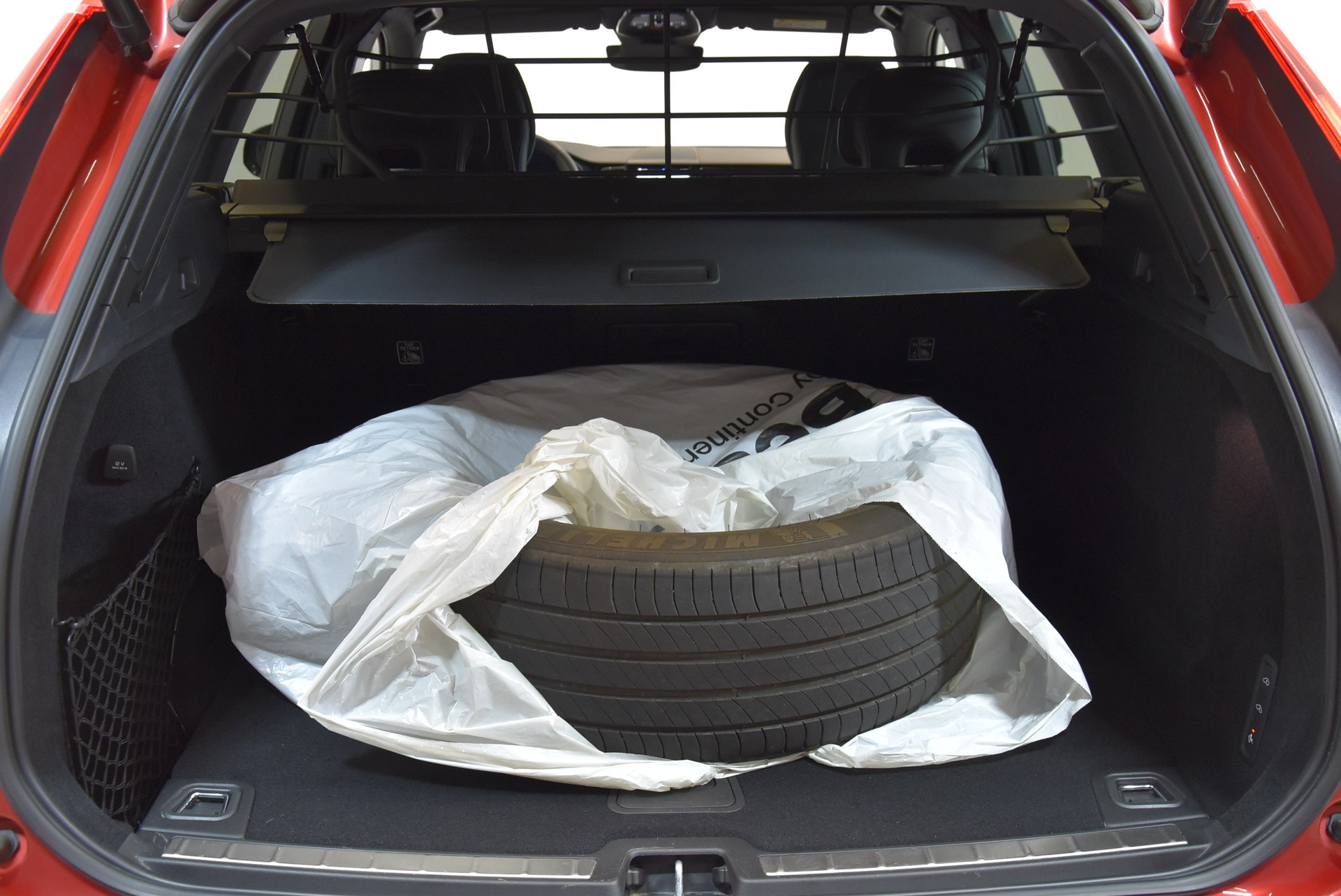 VOLVO XC60 B4 Diesel Mild Hybrid AWD Ultimate Dark Geartronic-image-12