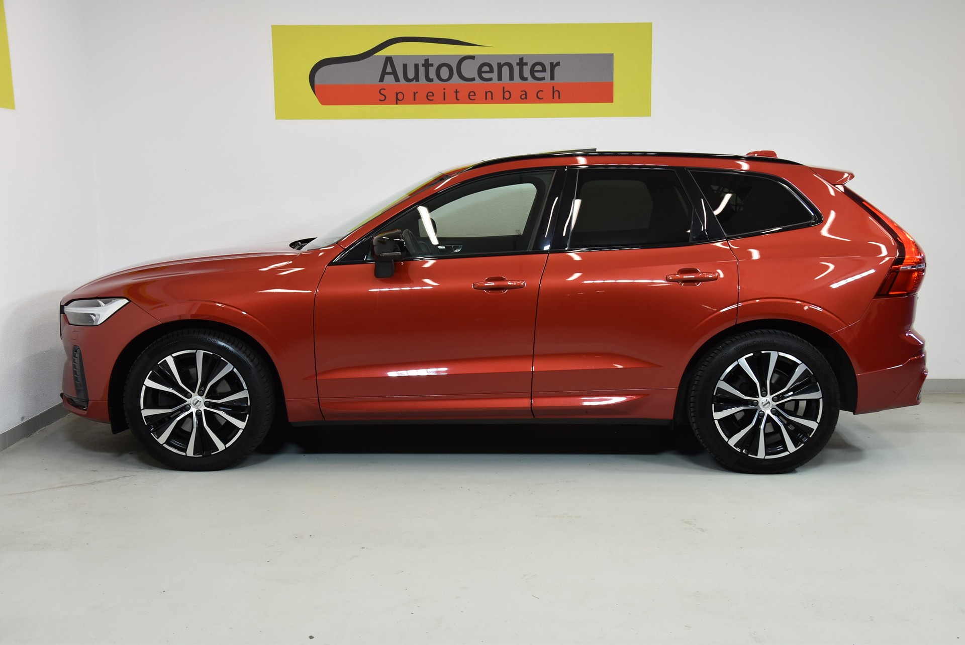 VOLVO XC60 B4 Diesel Mild Hybrid AWD Ultimate Dark Geartronic-image-1