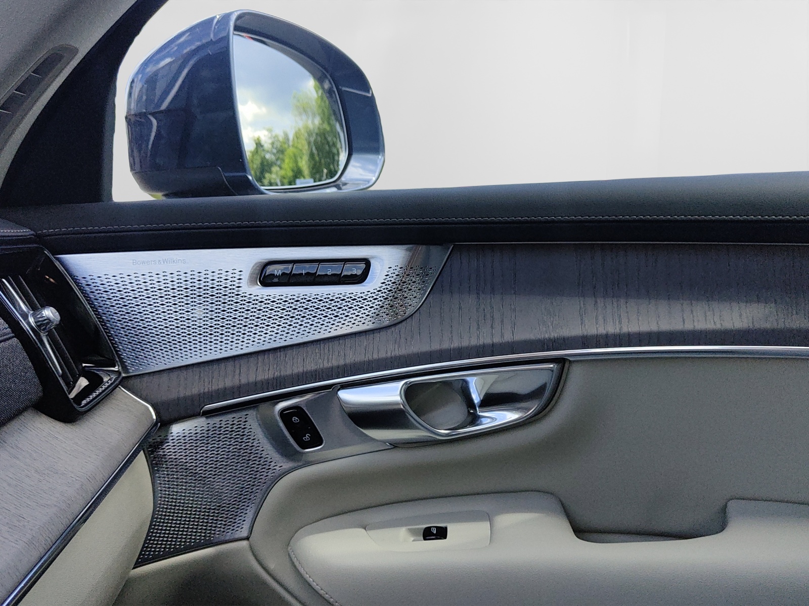 VOLVO XC90 2.0 T8 TE Ultra Bright eAWD-image-9