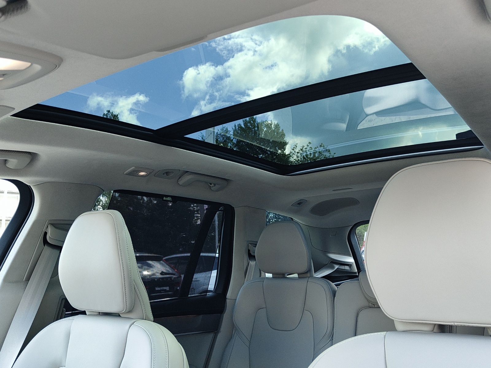 VOLVO XC90 2.0 T8 TE Ultra Bright eAWD-image-11