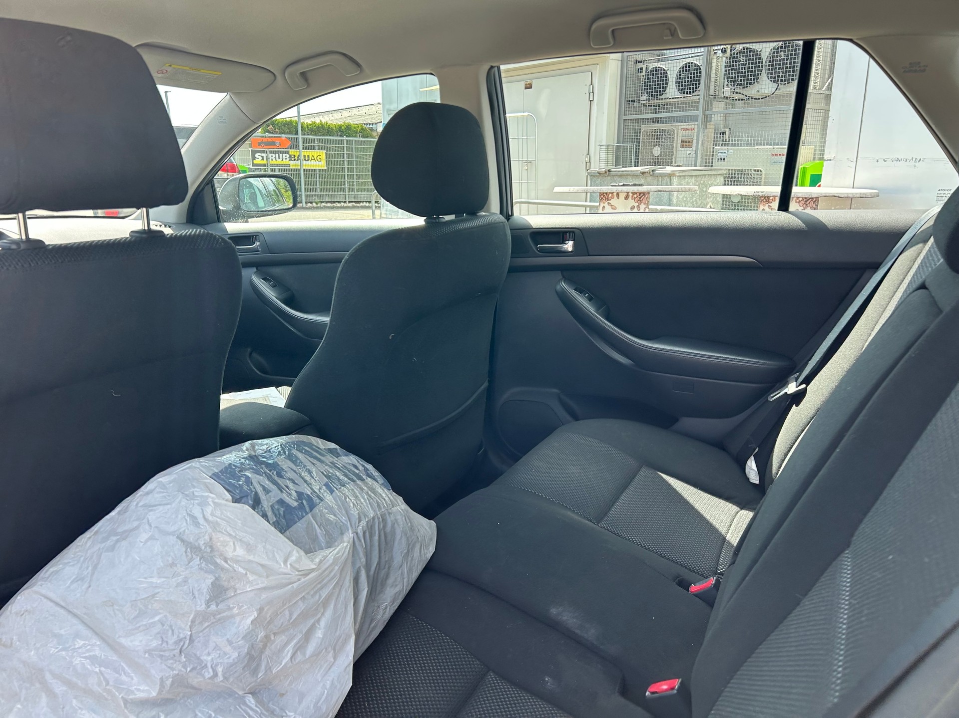 TOYOTA Avensis 1.8 VVT-i Linea Luna Sportswagon-image-11