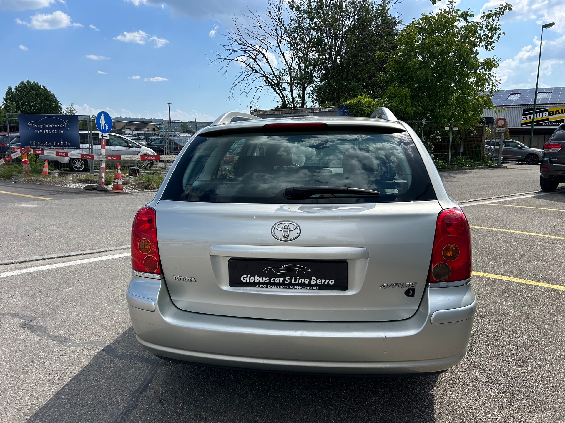 TOYOTA Avensis 1.8 VVT-i Linea Luna Sportswagon-image-6