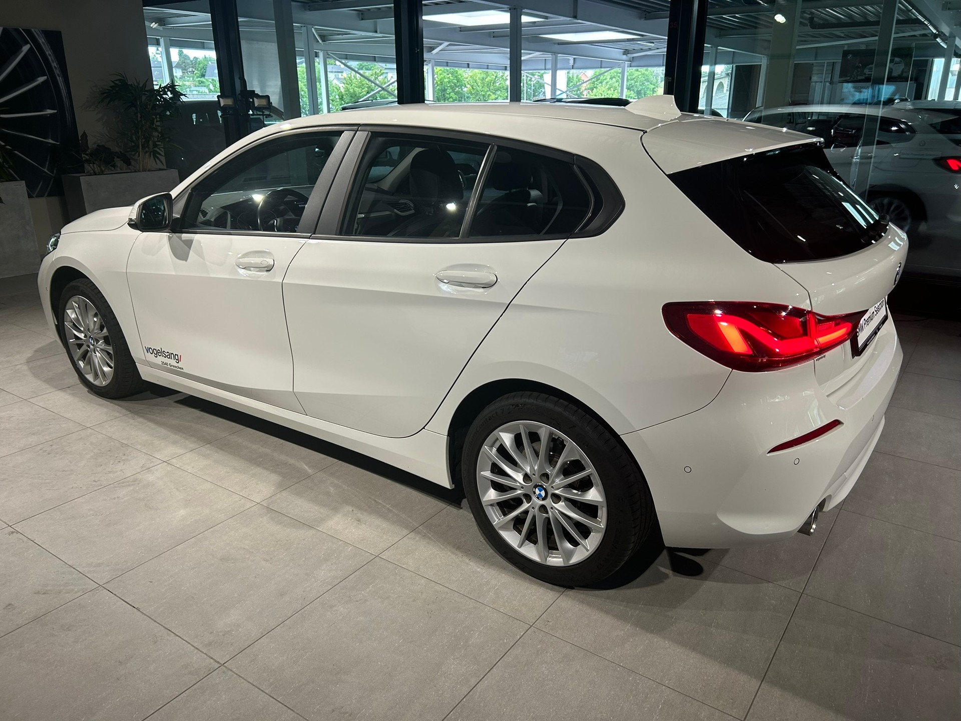 BMW 118i Essential Edition Steptronic-image-15