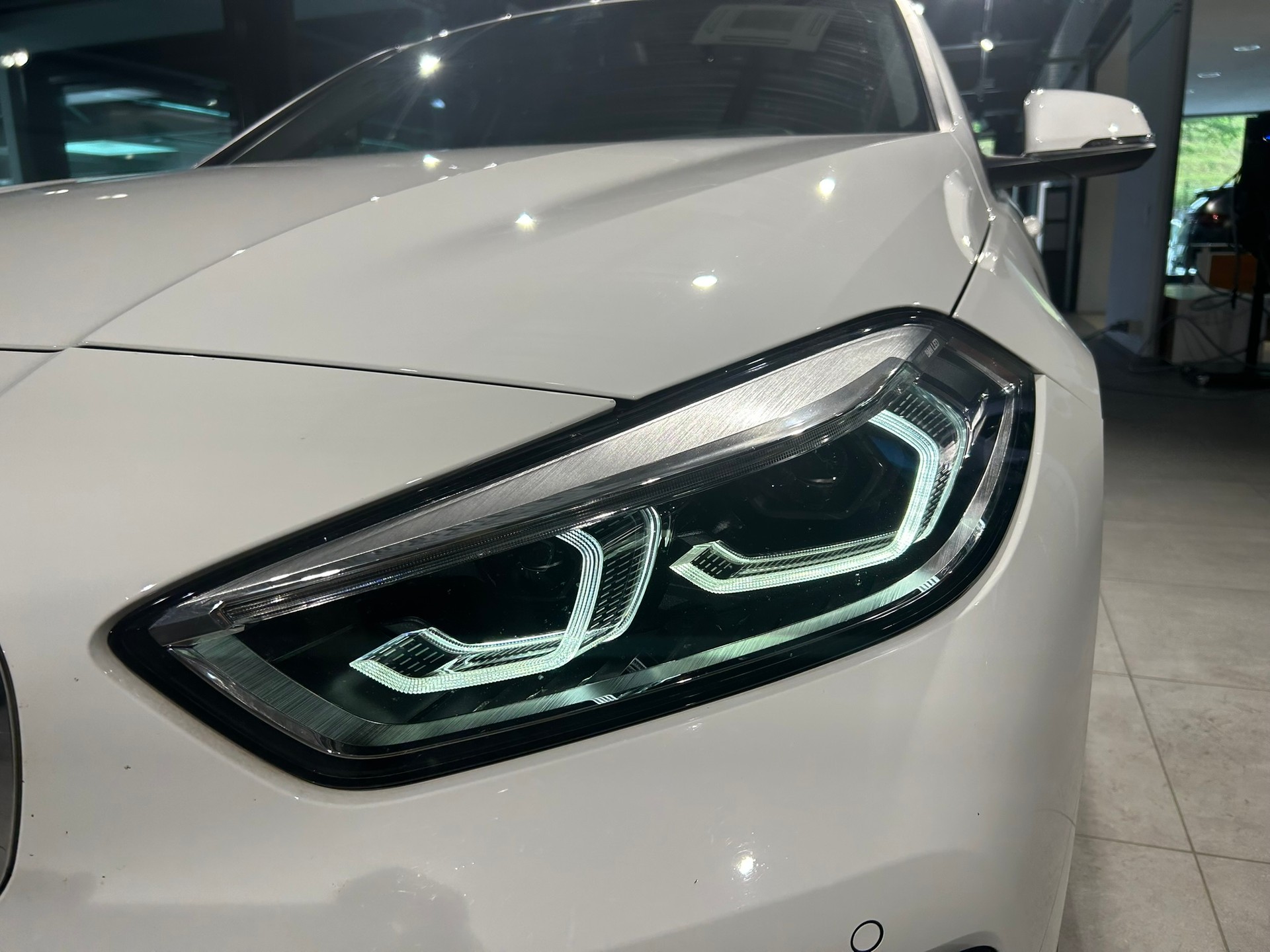 BMW 118i Essential Edition Steptronic-image-18