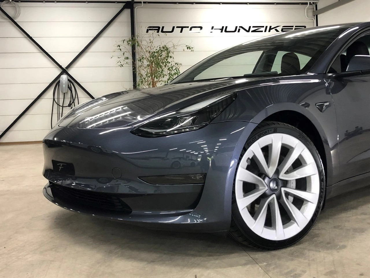 TESLA Model 3 RWD 2022 LFP Akku / AMD Ryzen / AP 3.0-showroom-element-1