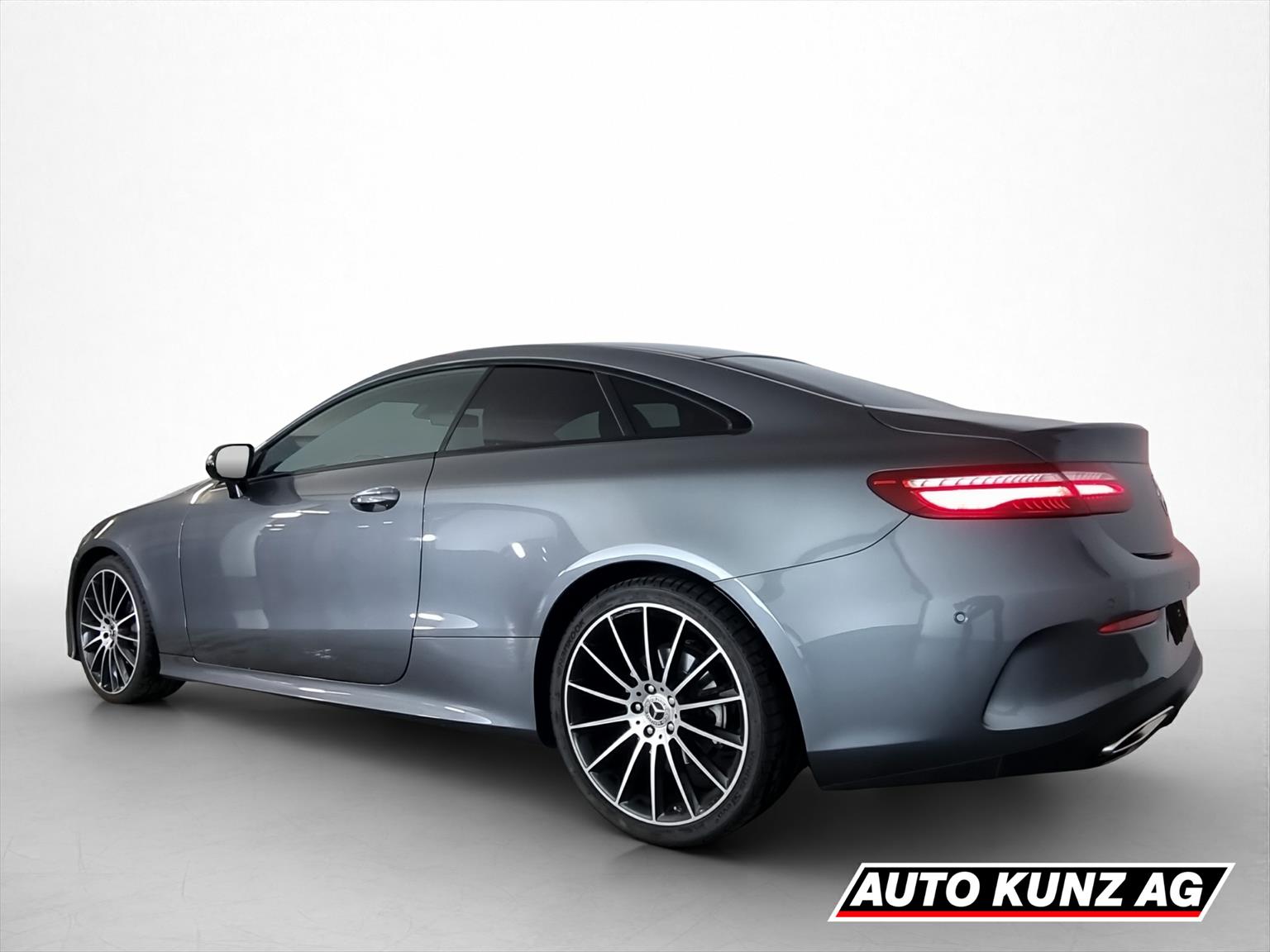MERCEDES-BENZ E 200 AMG Line Coupé-image-3