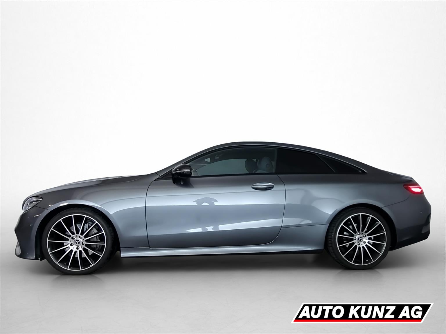 MERCEDES-BENZ E 200 AMG Line Coupé-image-2