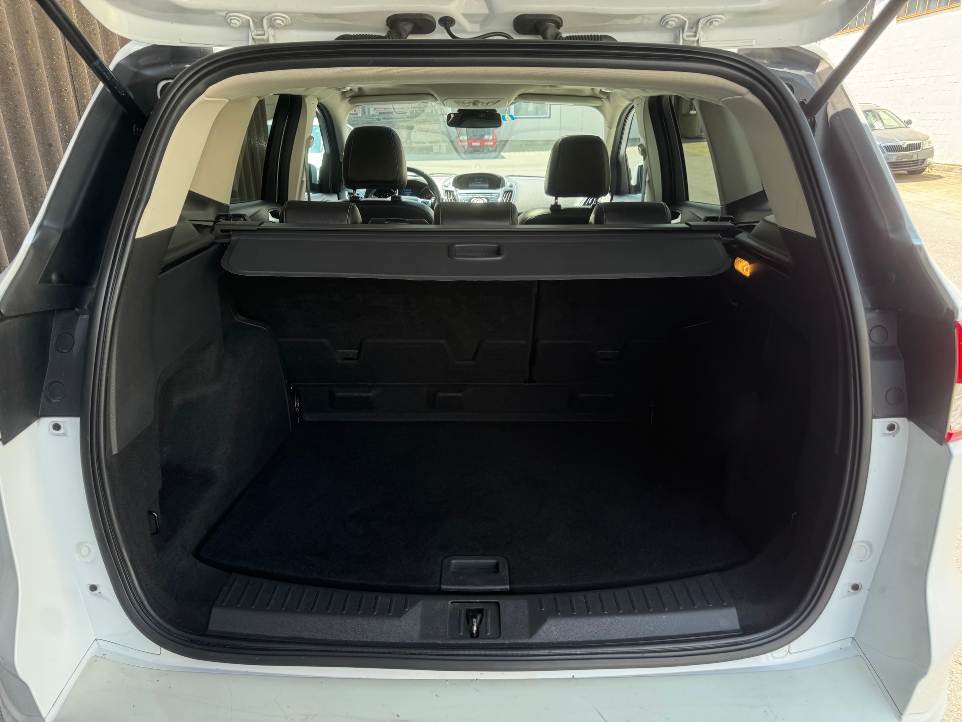 FORD Kuga 2.0 TDCi Titanium 4WD AUTOMAT-image-12
