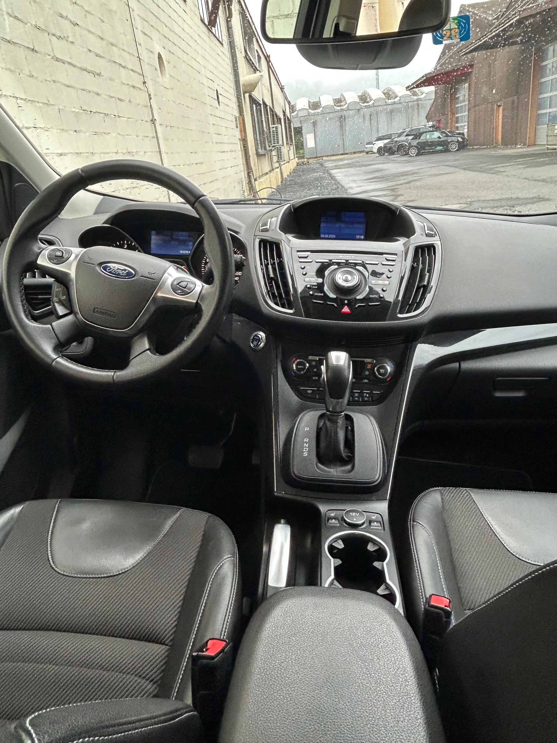 FORD Kuga 2.0 TDCi Titanium 4WD AUTOMAT-image-2