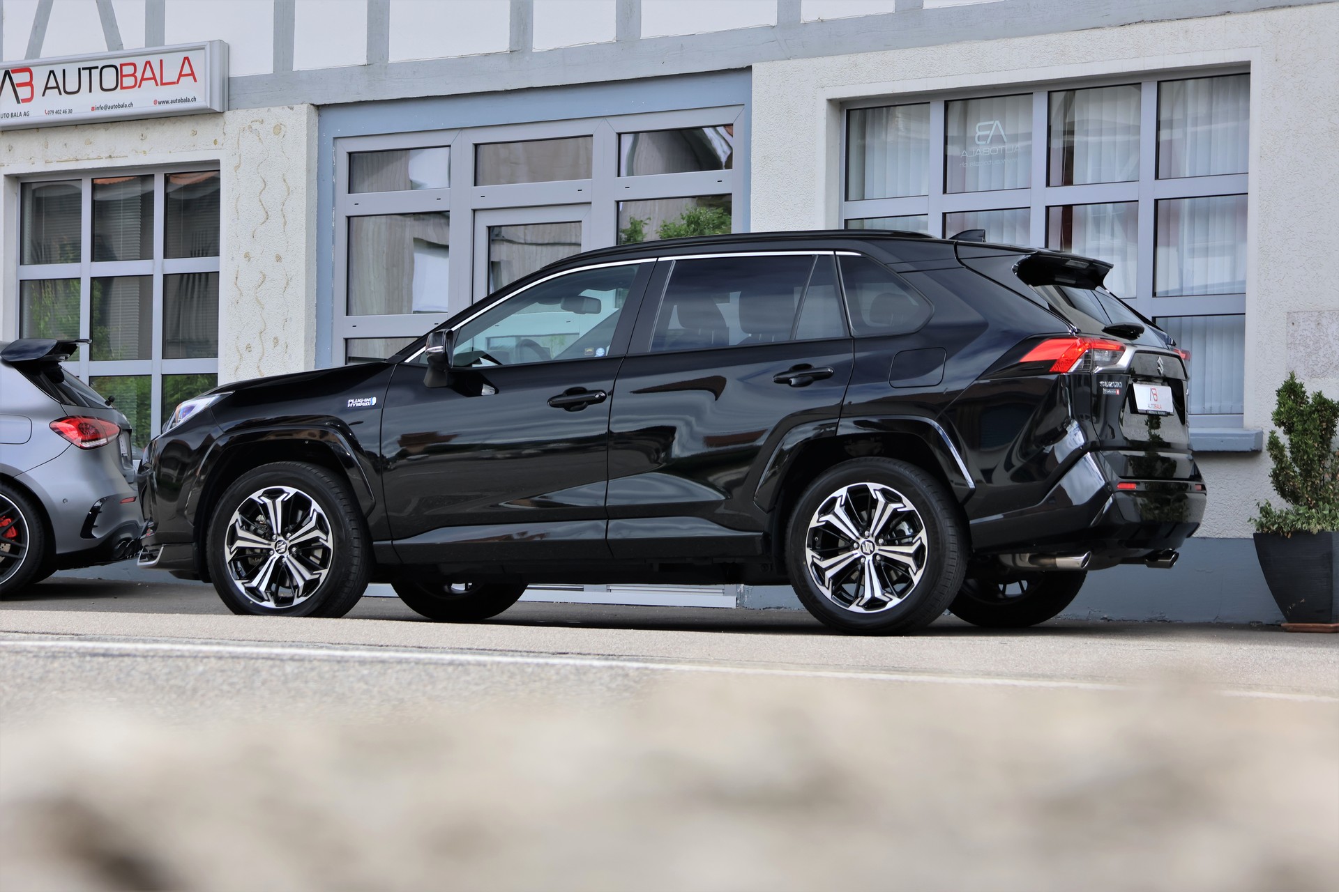 SUZUKI Across 2.5 Plug-in-Hybrid Compact Top E-CVT (CH)-image-3