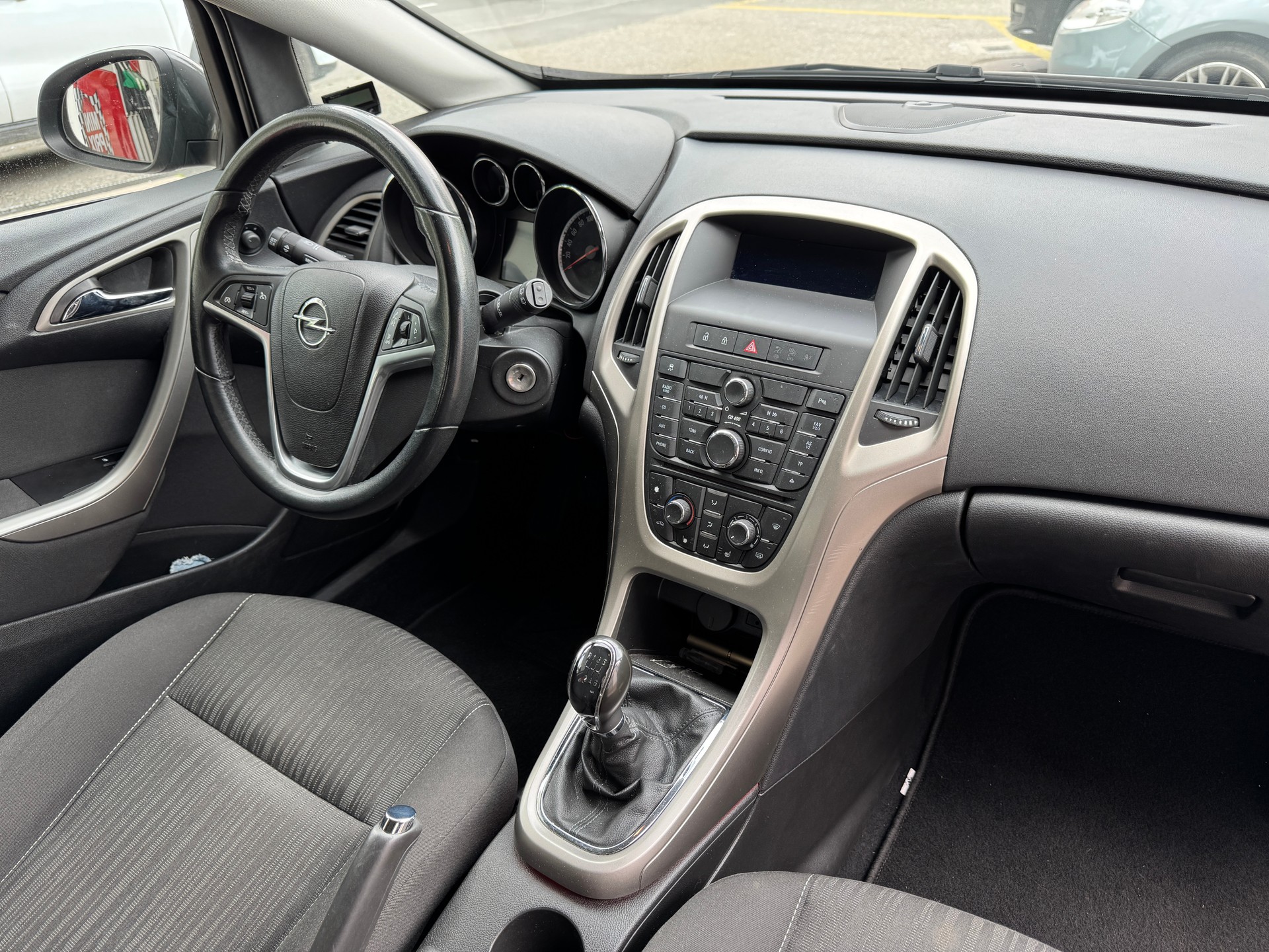 OPEL Astra 1.4i 16V Turbo Cosmo-image-9