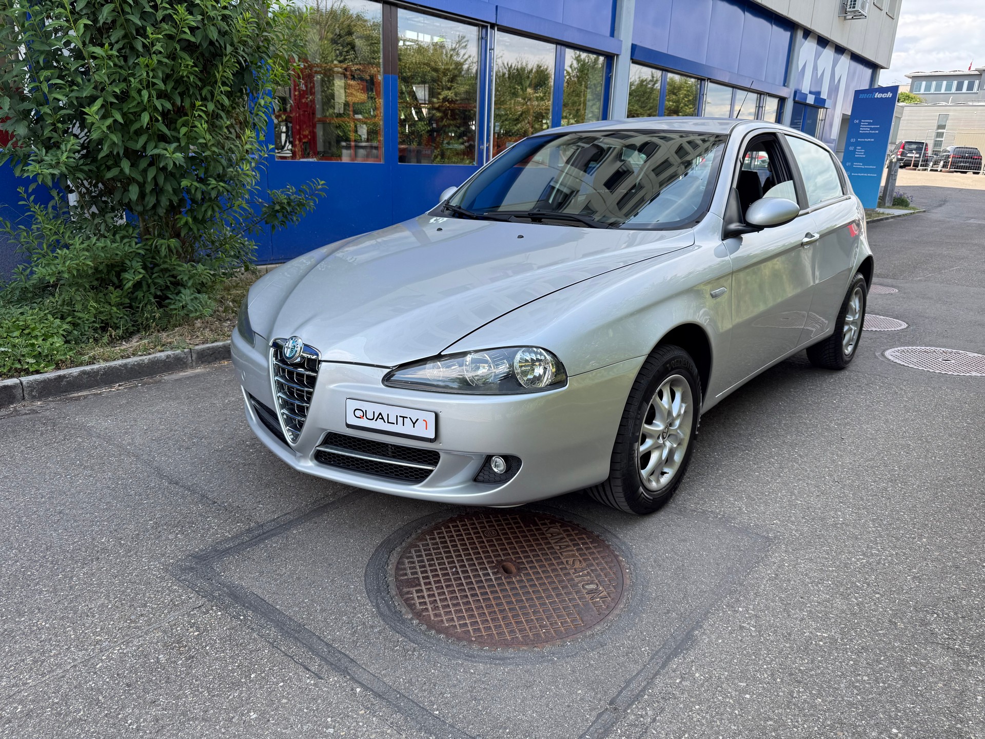 ALFA ROMEO 147 1.6 TS 16V Distinctive-image-0