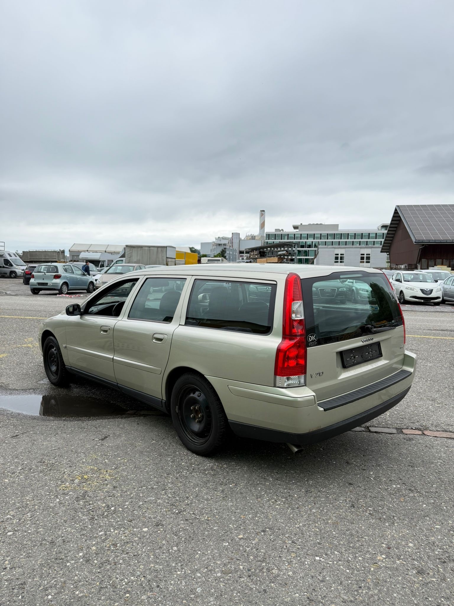 VOLVO V70 2.4-image-3