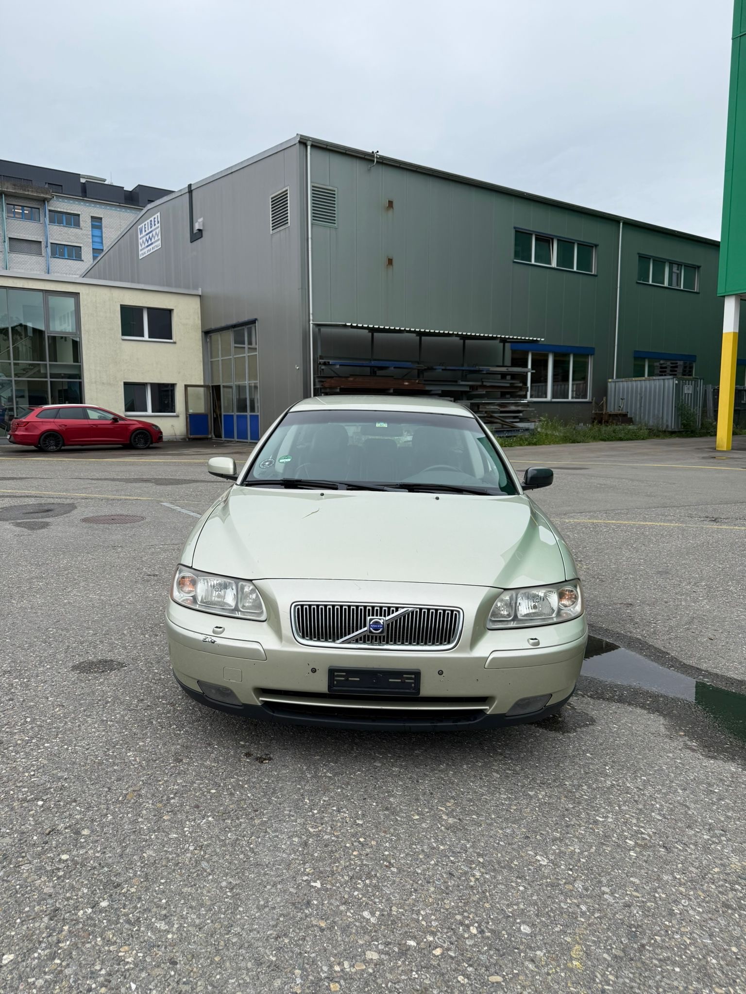 VOLVO V70 2.4-image-1