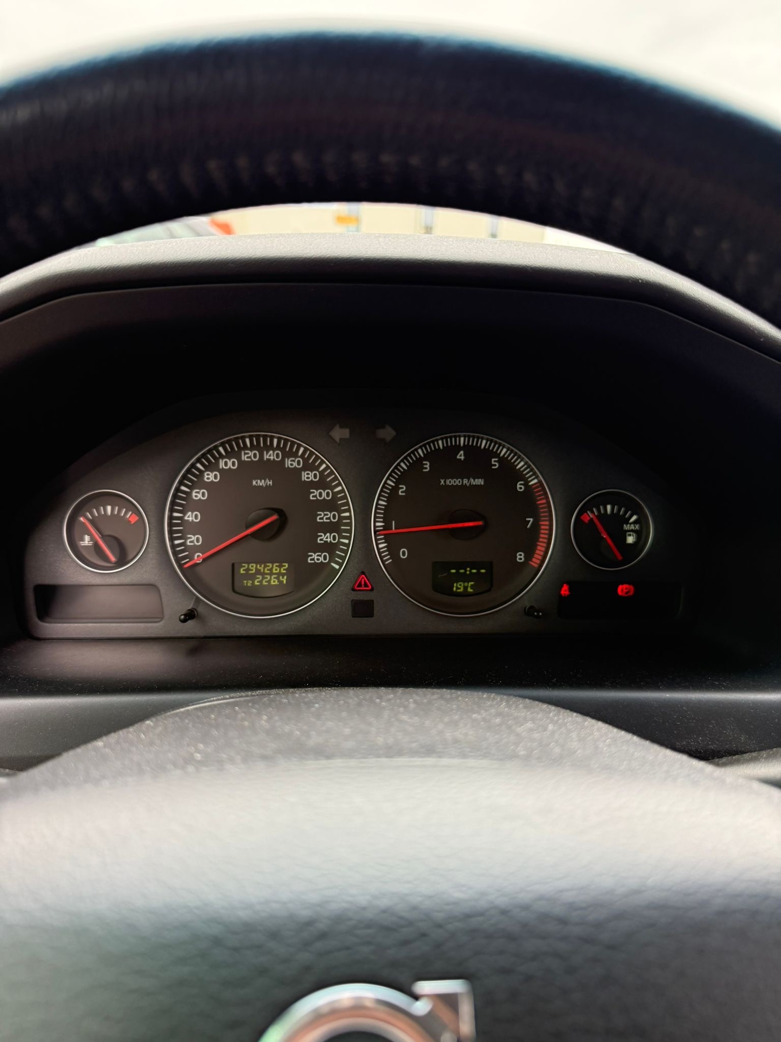 VOLVO V70 2.4-image-11