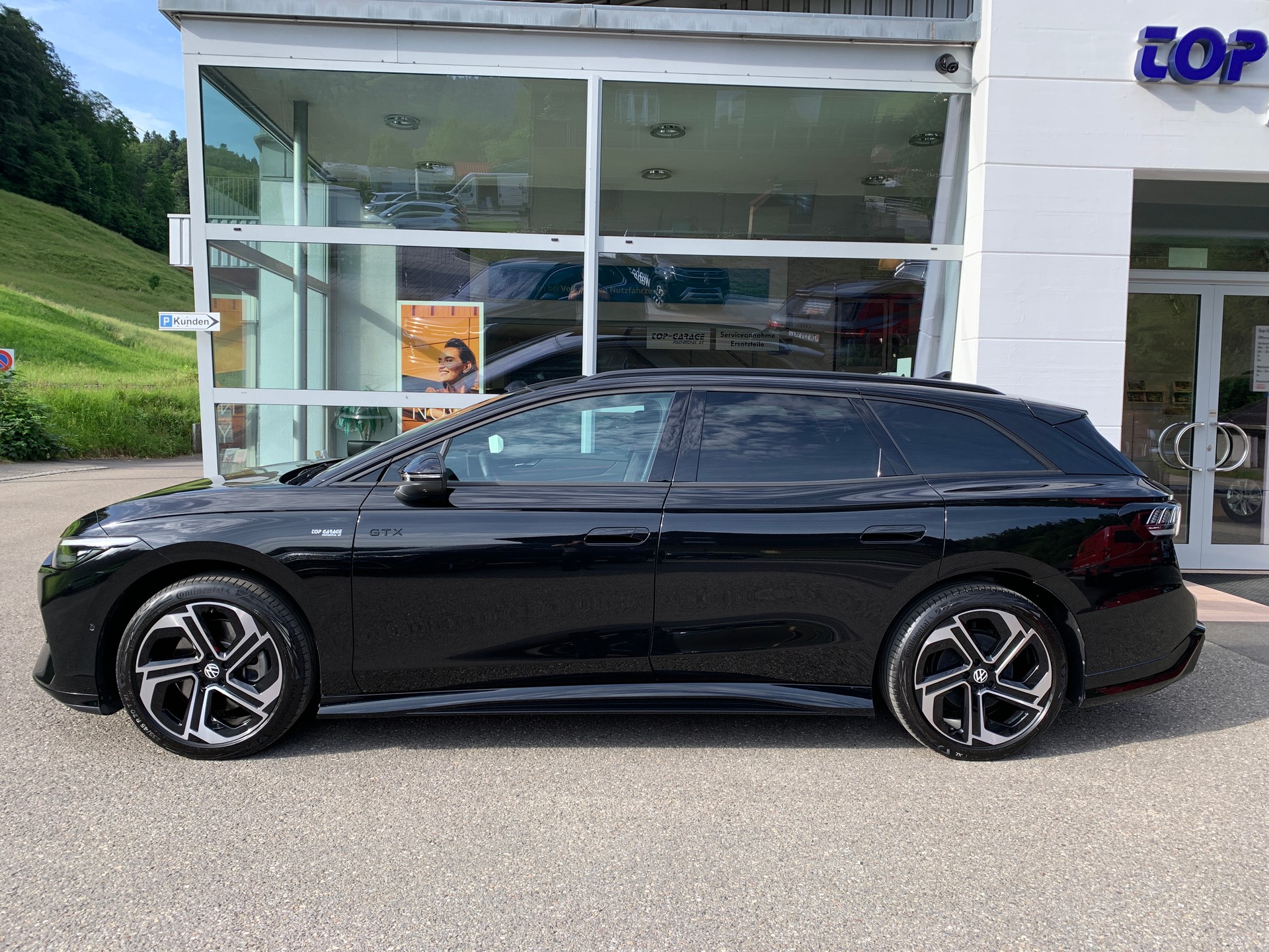 VW ID.7 Tourer GTX 86 kWh GTX United 4 Motion-image-3