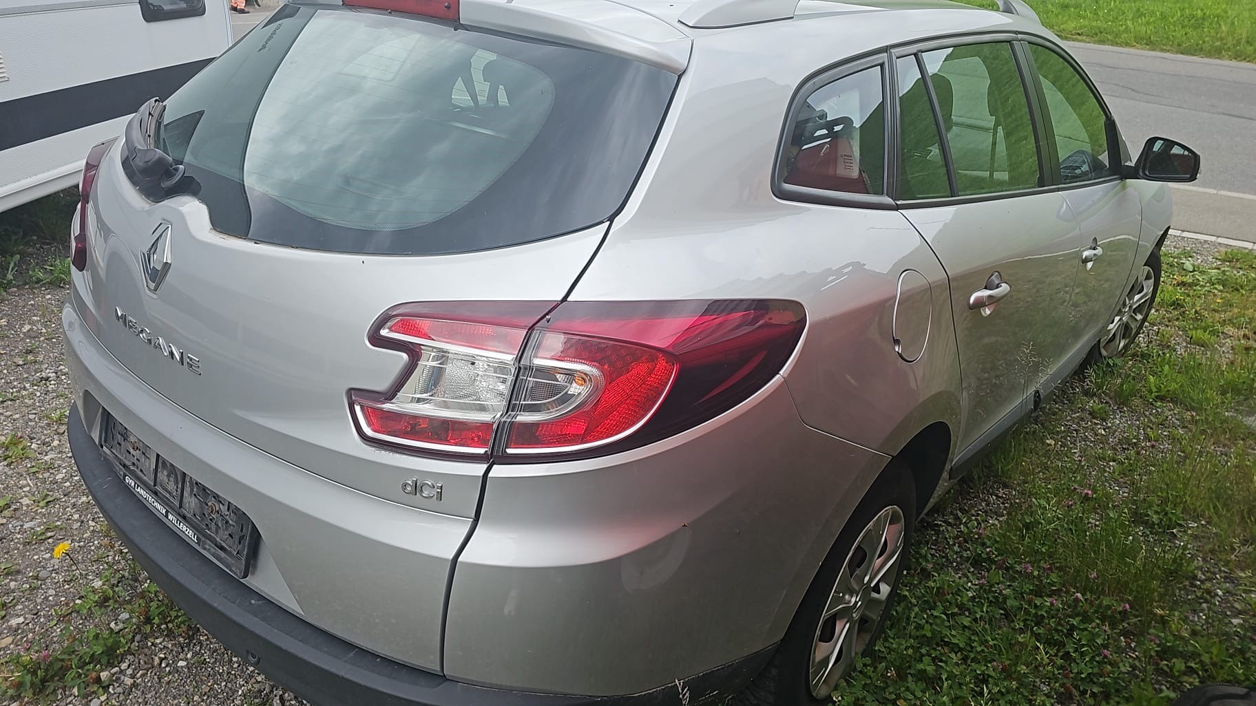 RENAULT Mégane Grandtour 1.5 dCi Dynamique EDC-image-3