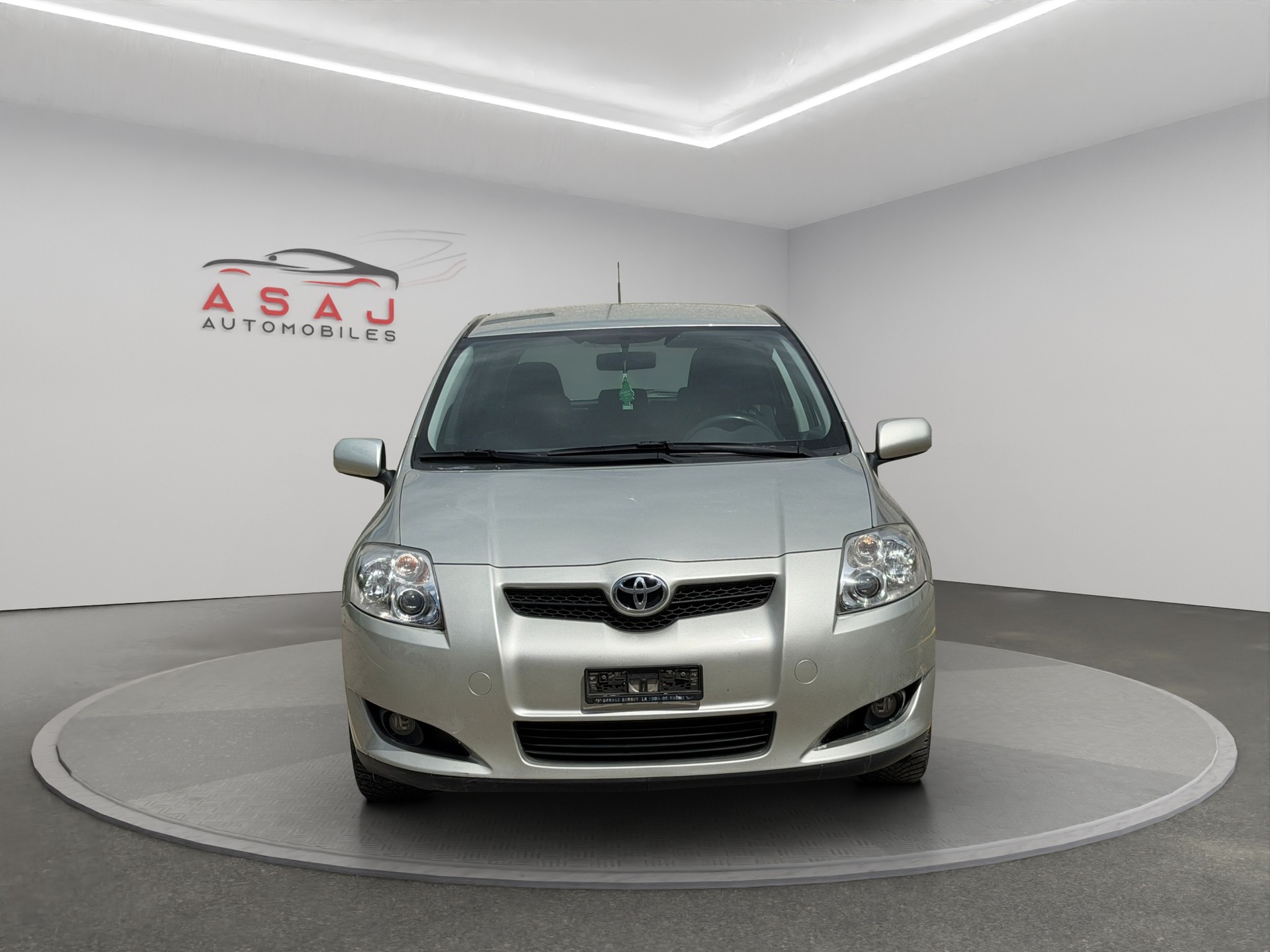 TOYOTA Auris 1.6 Style-image-1