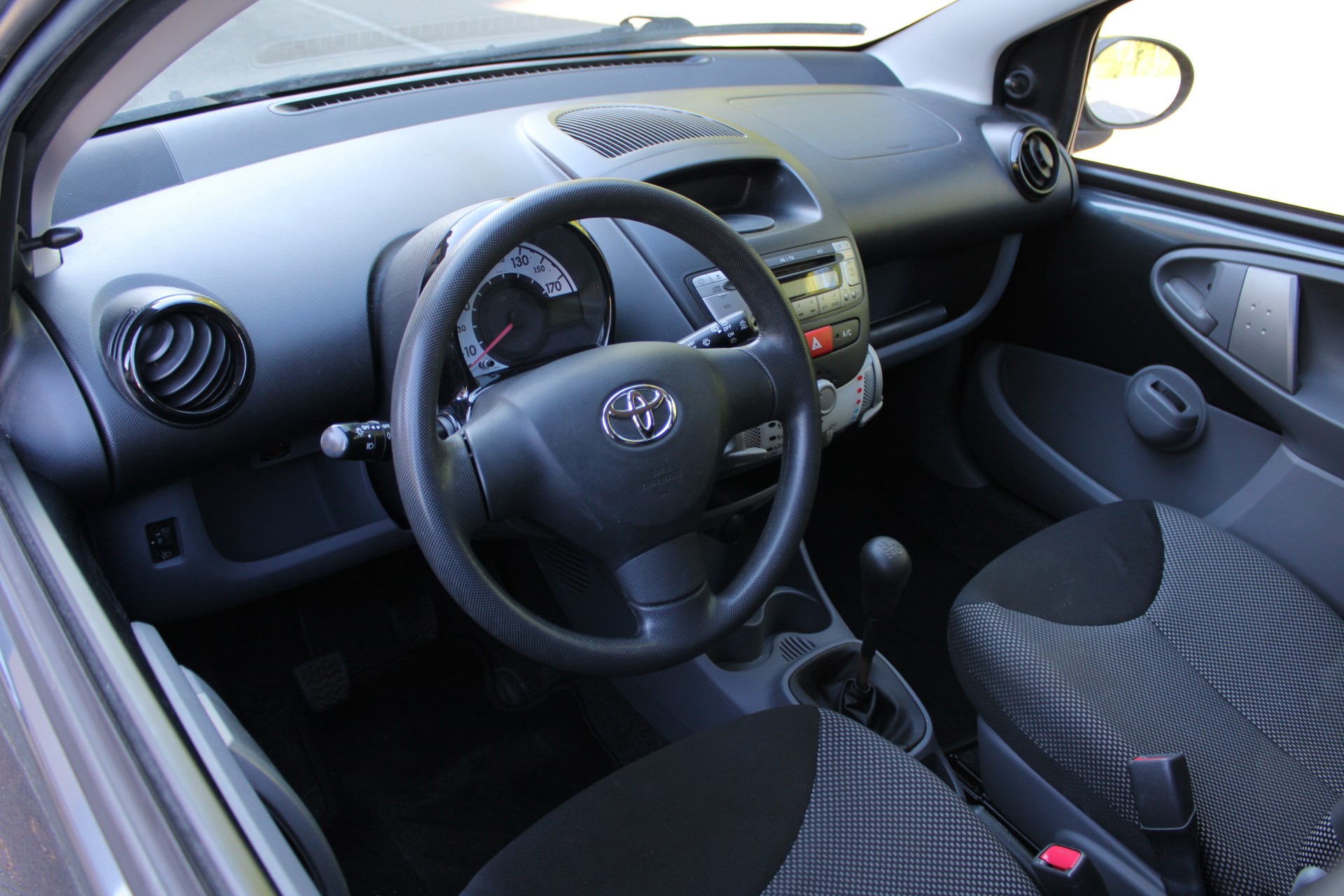 TOYOTA Aygo 1.0 easy-image-4