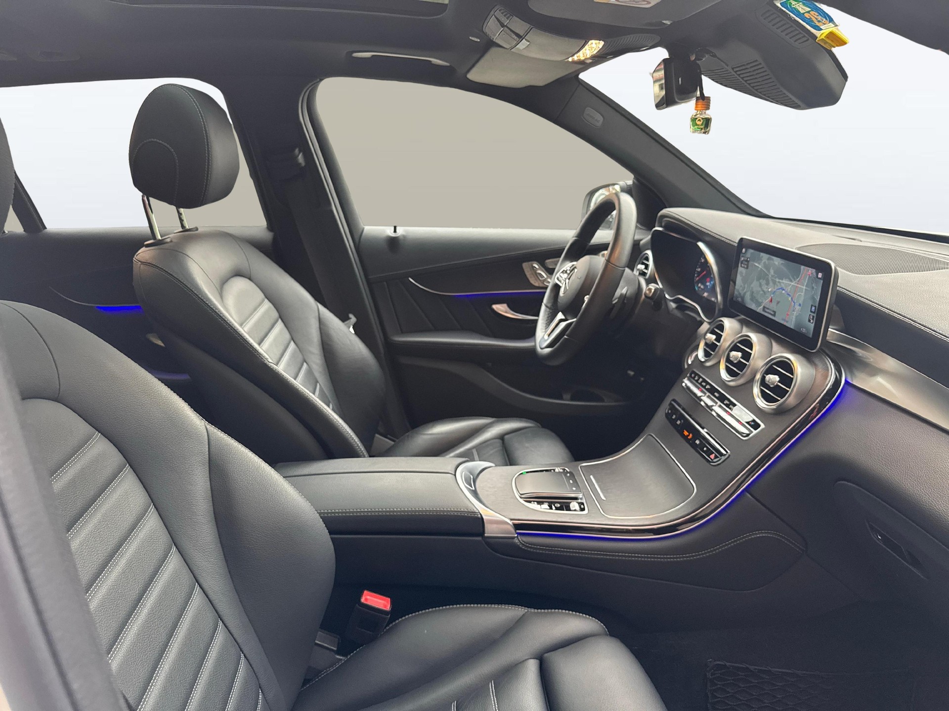 MERCEDES-BENZ GLC 400 d AMG Line 4m-image-9