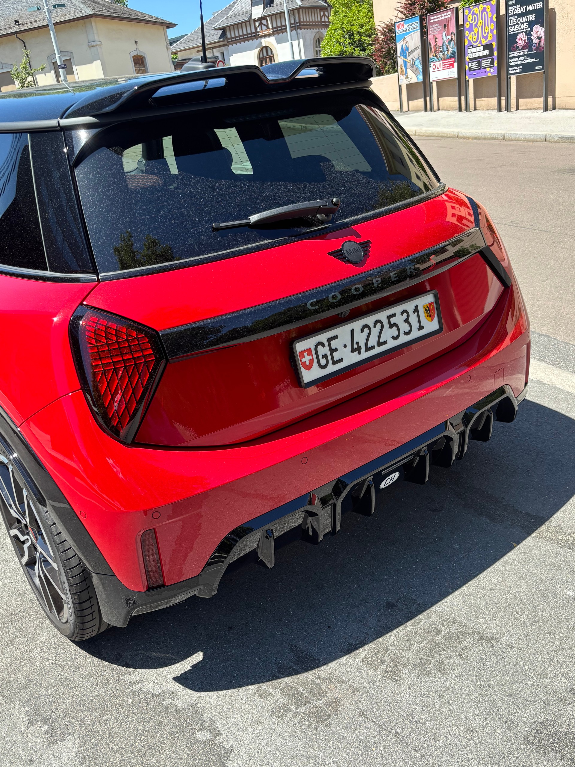 MINI 2.0i Cooper S Sport Stripes Schwarz, Paket XL & JCW Trim***Panoramadach***el. verstellbare Sportsitze mit Memory***-image-1