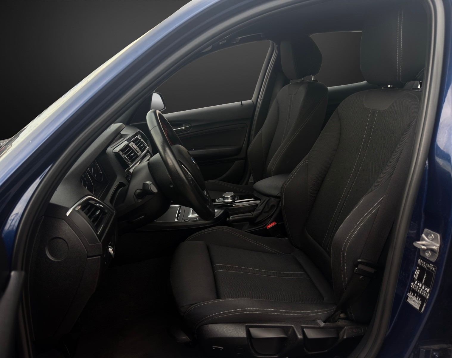 BMW 118i Edition Sport Line Steptronic-image-6
