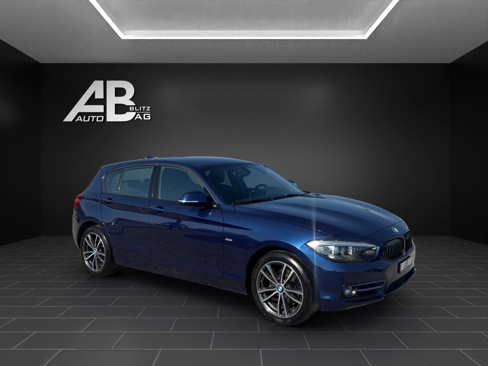 BMW 118i Edition Sport Line Steptronic-image-5