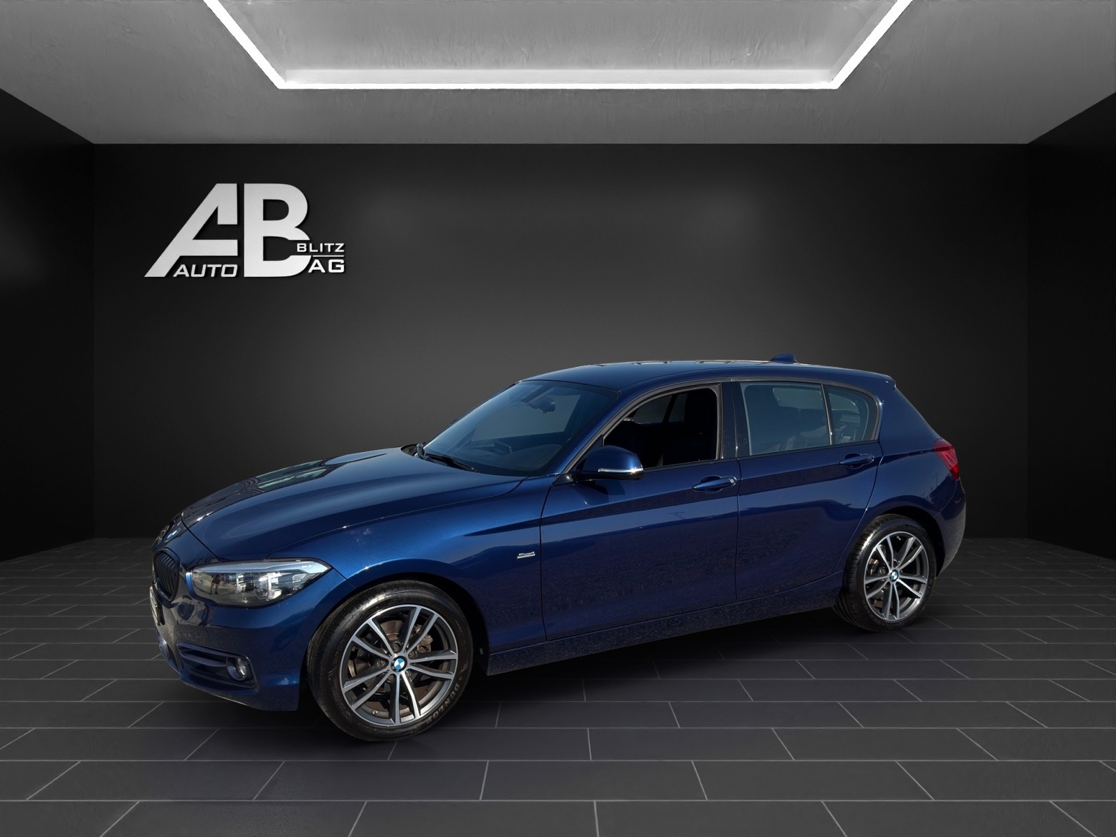 BMW 118i Edition Sport Line Steptronic-image-1