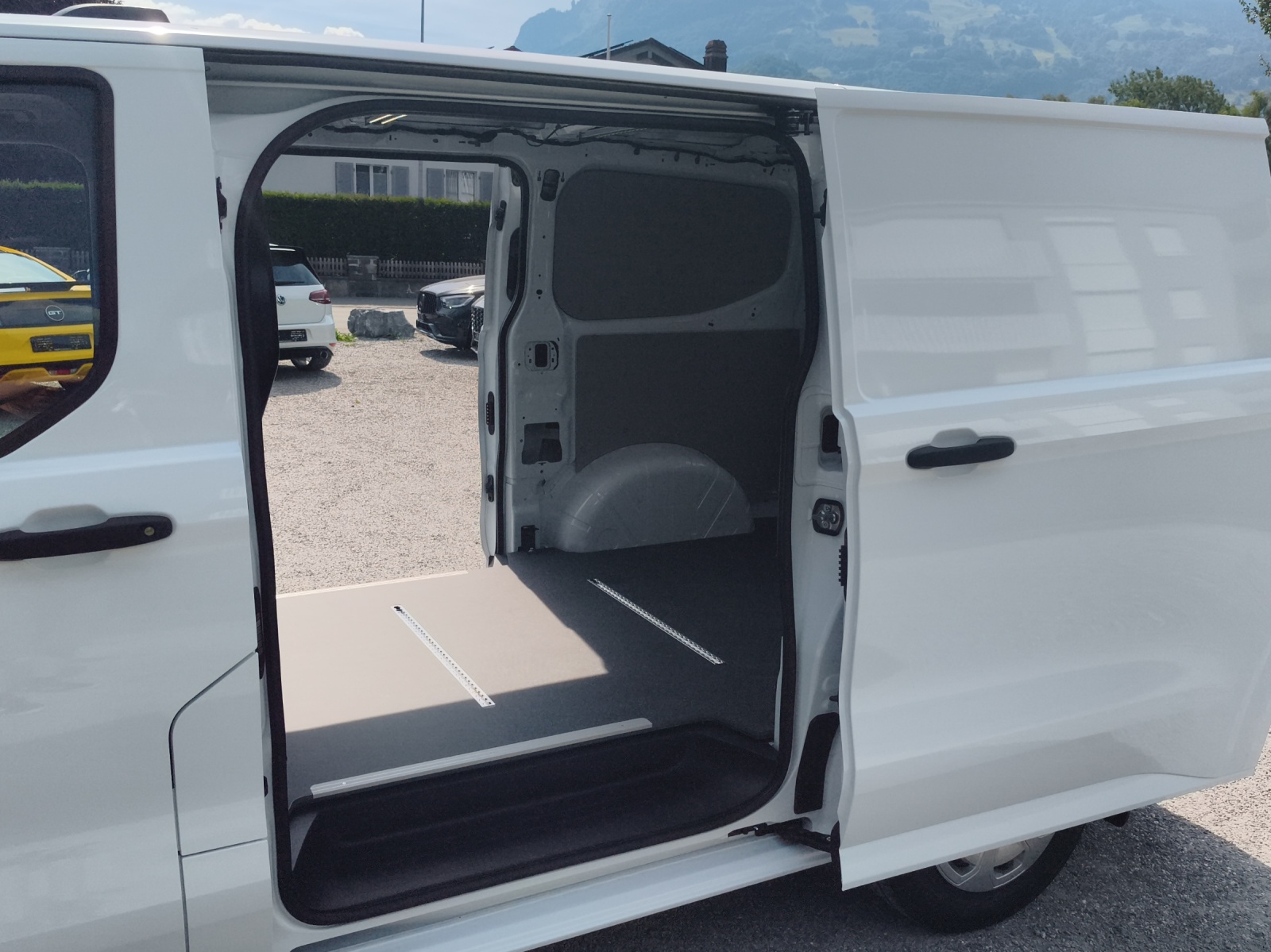 FORD Transit Custom Van 280 L1 2.0 EcoBlue Trend-image-11