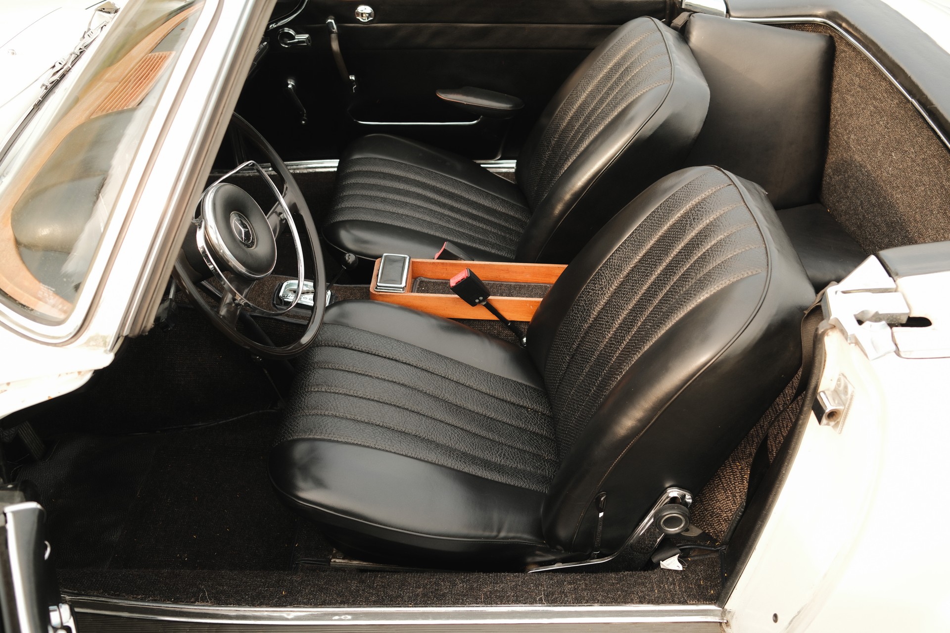 MERCEDES-BENZ SL 230-image-6