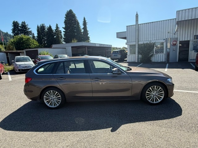 BMW 328i xDrive Touring Modern Line Steptronic-image-3